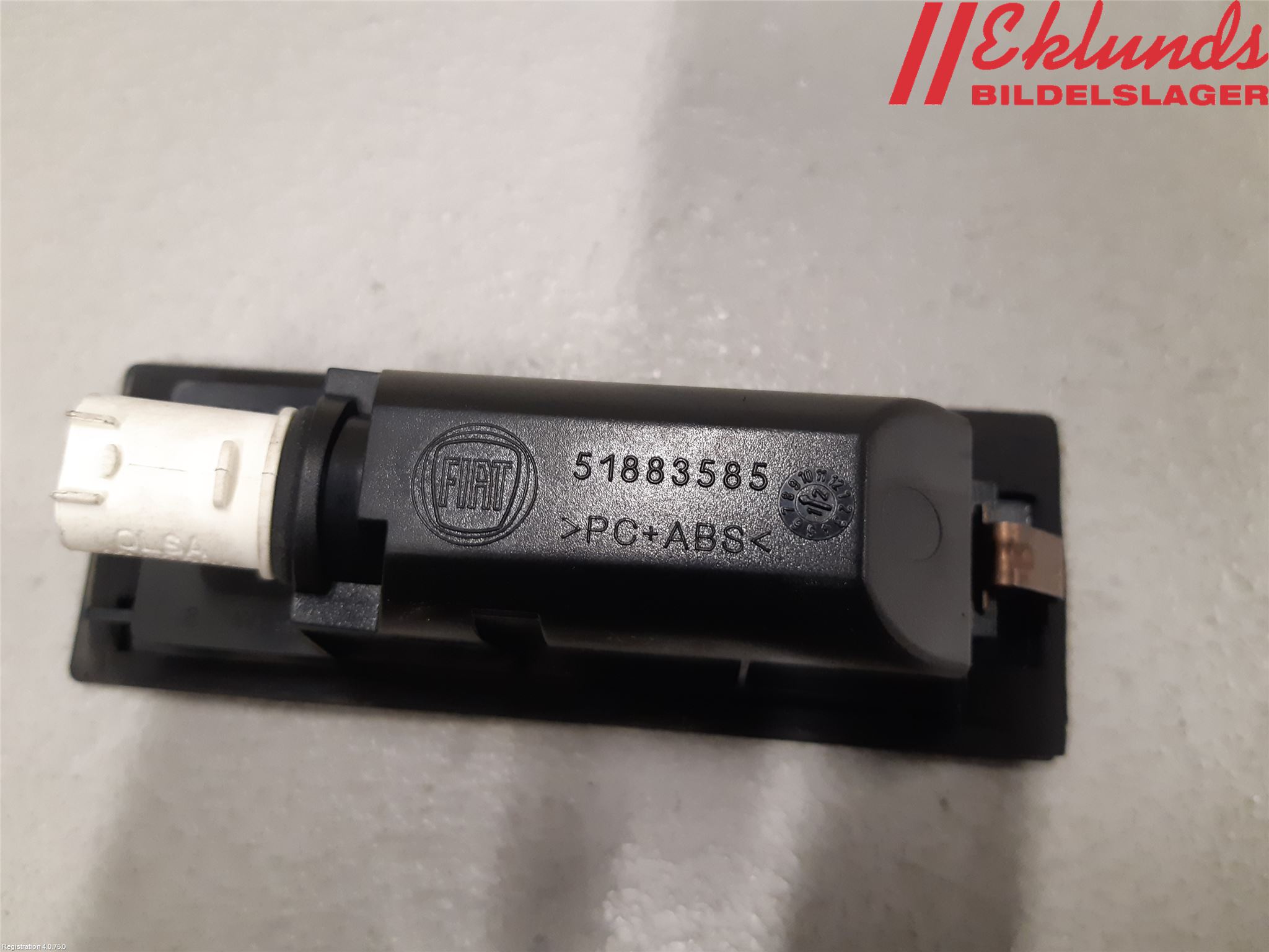 Fiat 500L 13-19 Skylt Belysning