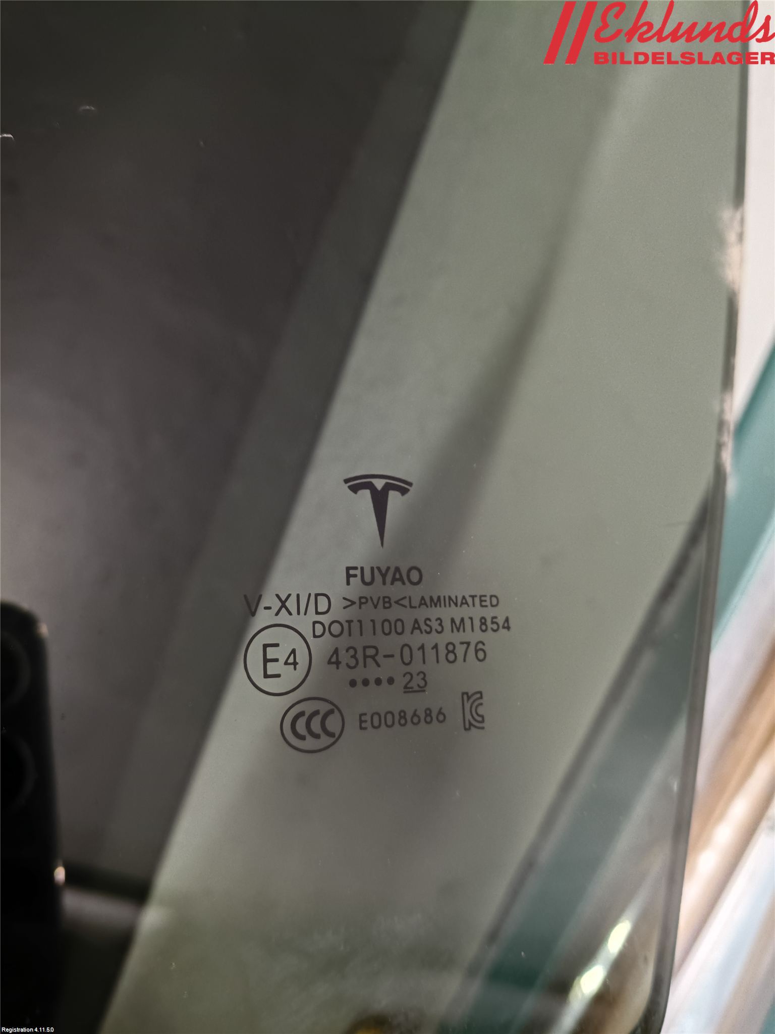 Tesla MODEL Y 21- Dörruta Bak Vänster