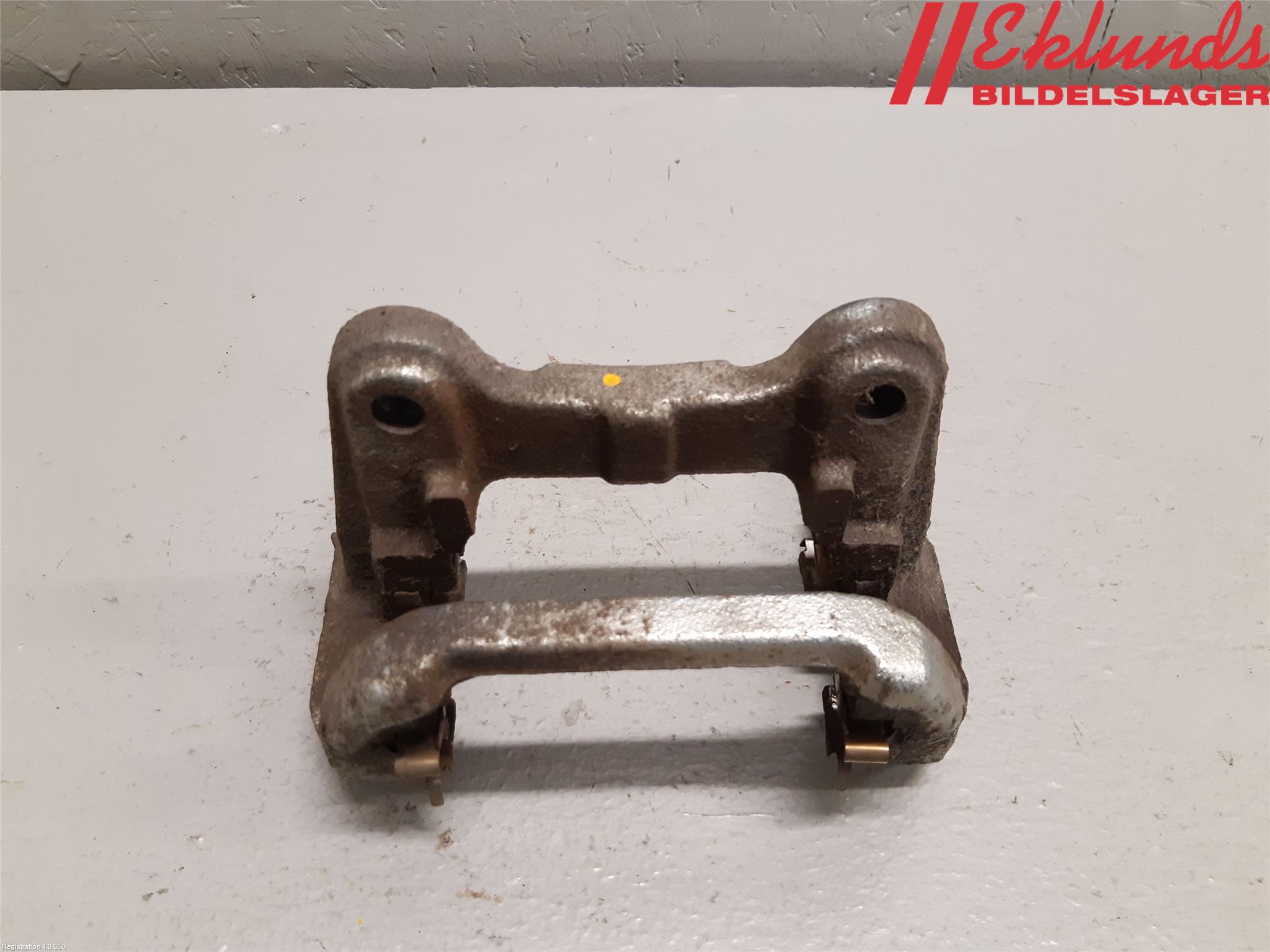 Toyota RAV4 19- Bromsokshållare