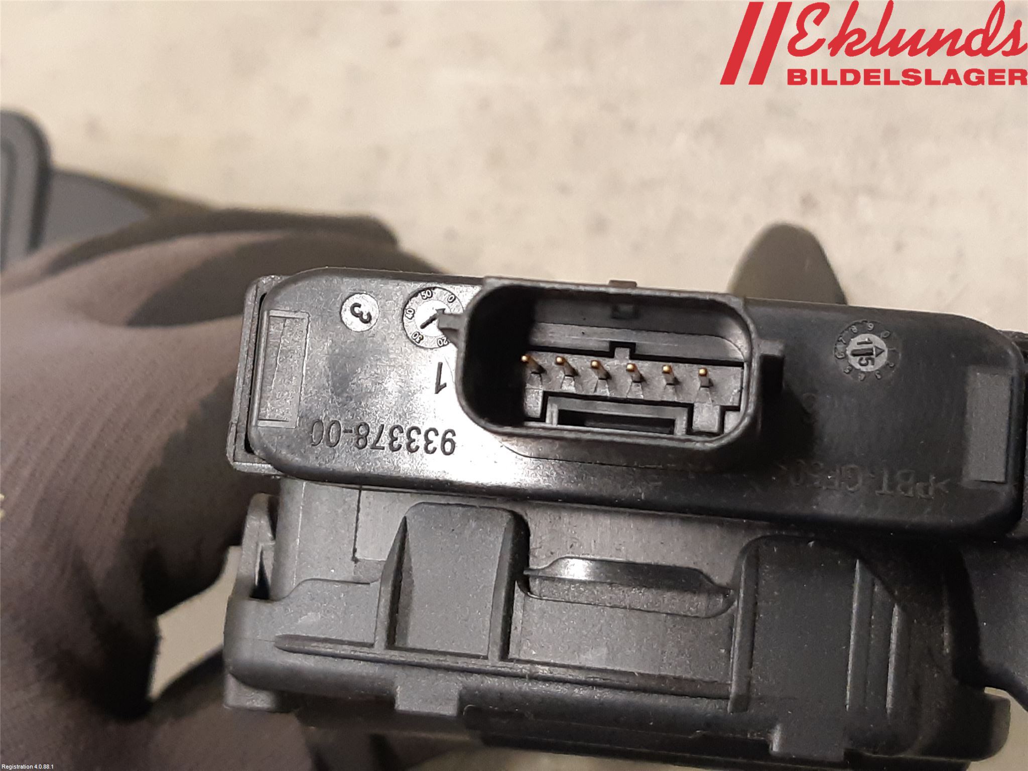 Tesla MODEL S 13- Gaspedal