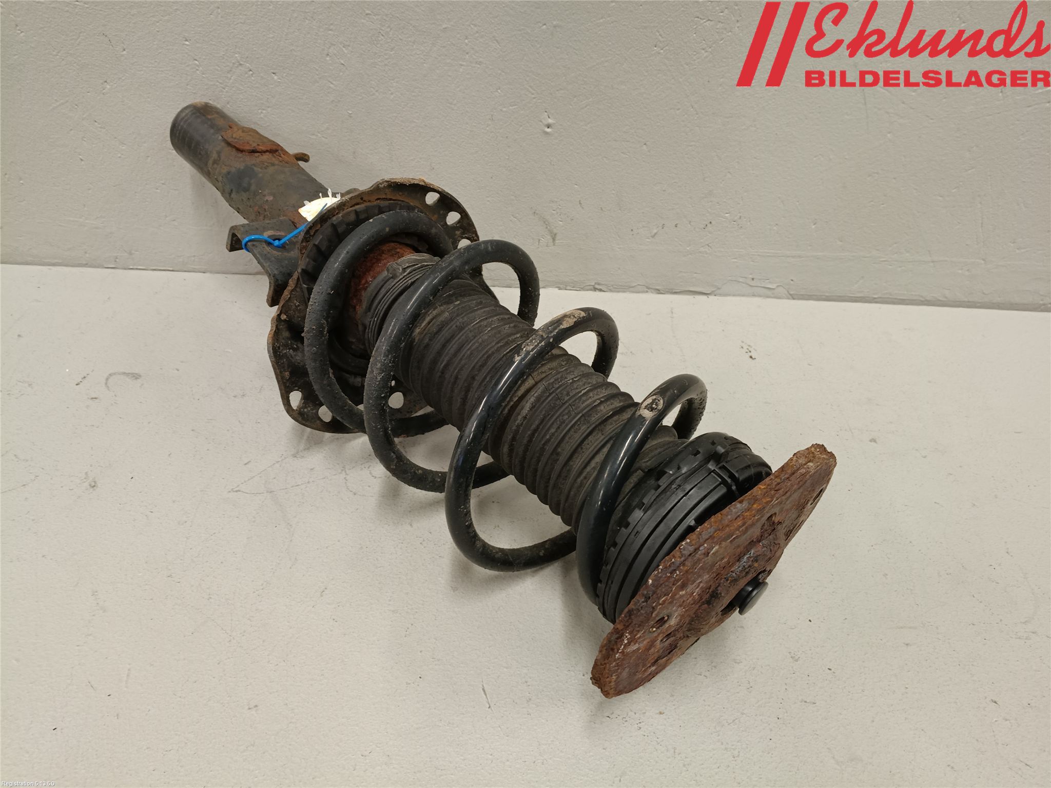 Volvo V60 14-18 Fjäderben Fram Höger