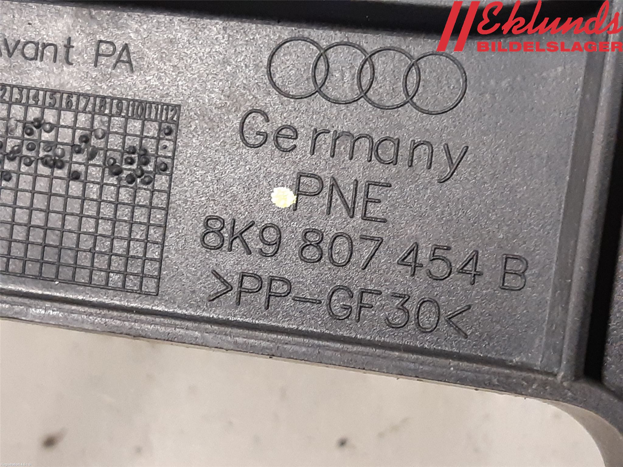 Audi A4 12-15 Stötfångarfäste Bak Hö