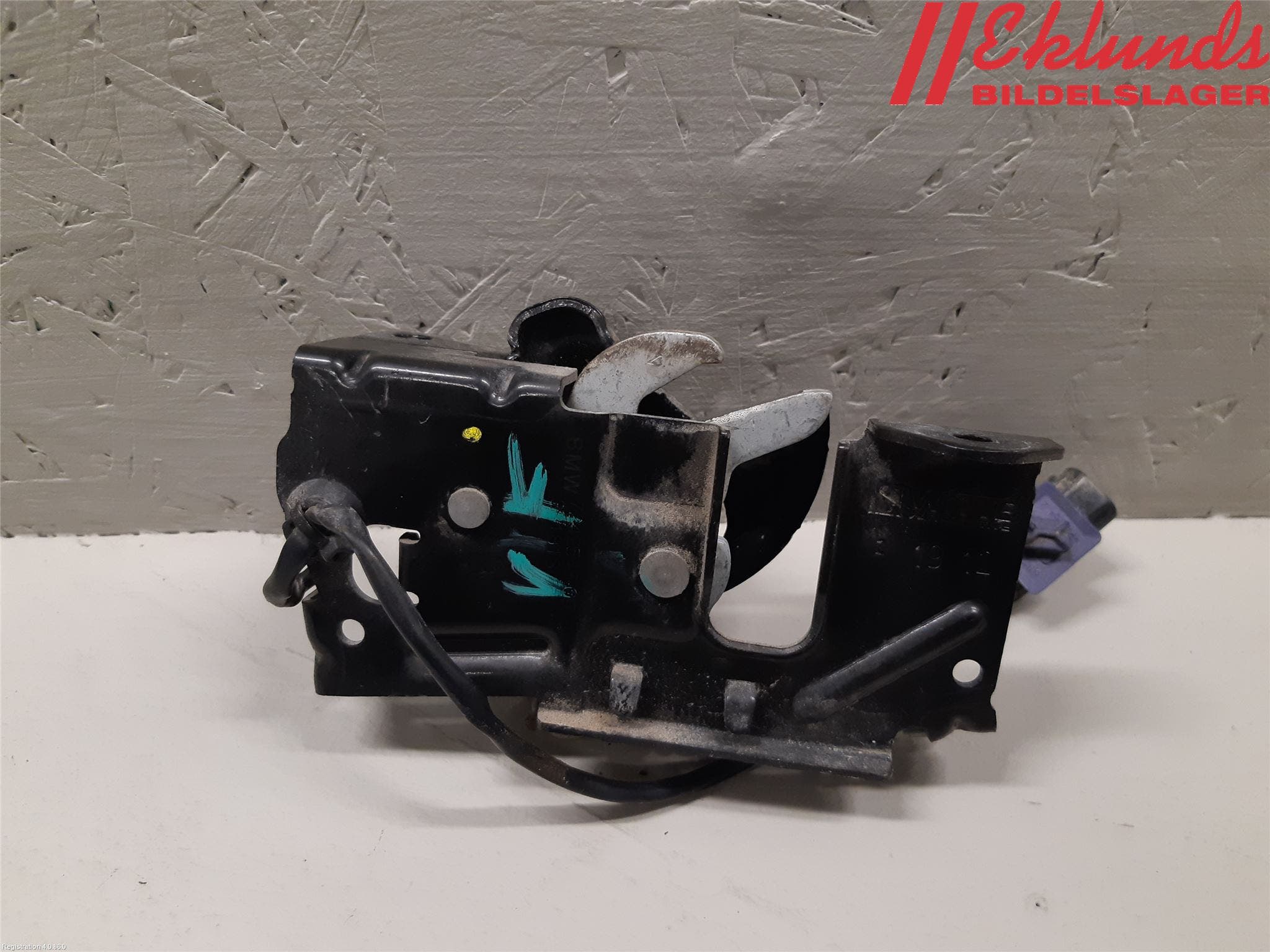 BMW 3 F30/F31/F80 12-19 Huvlås