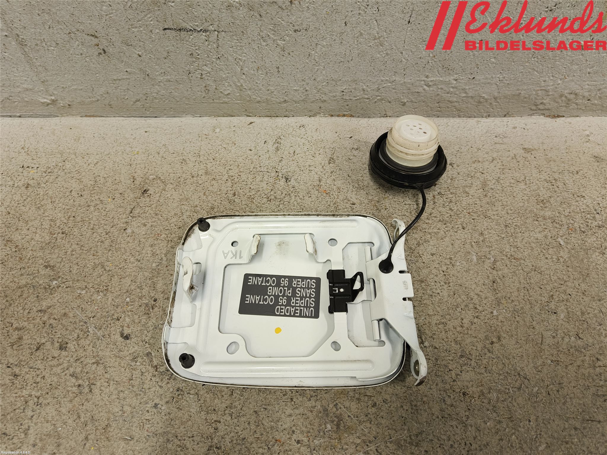 Nissan JUKE 10-14 Tanklucka