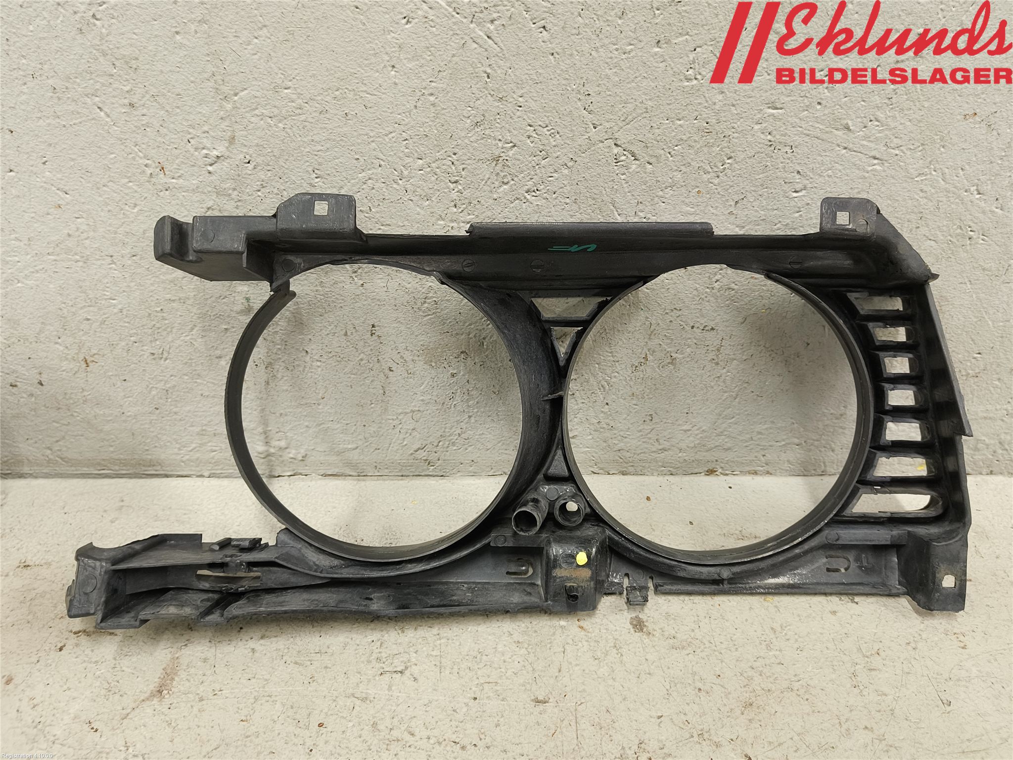 BMW 5 E34      88-96 Strålkastarsarg Vänster