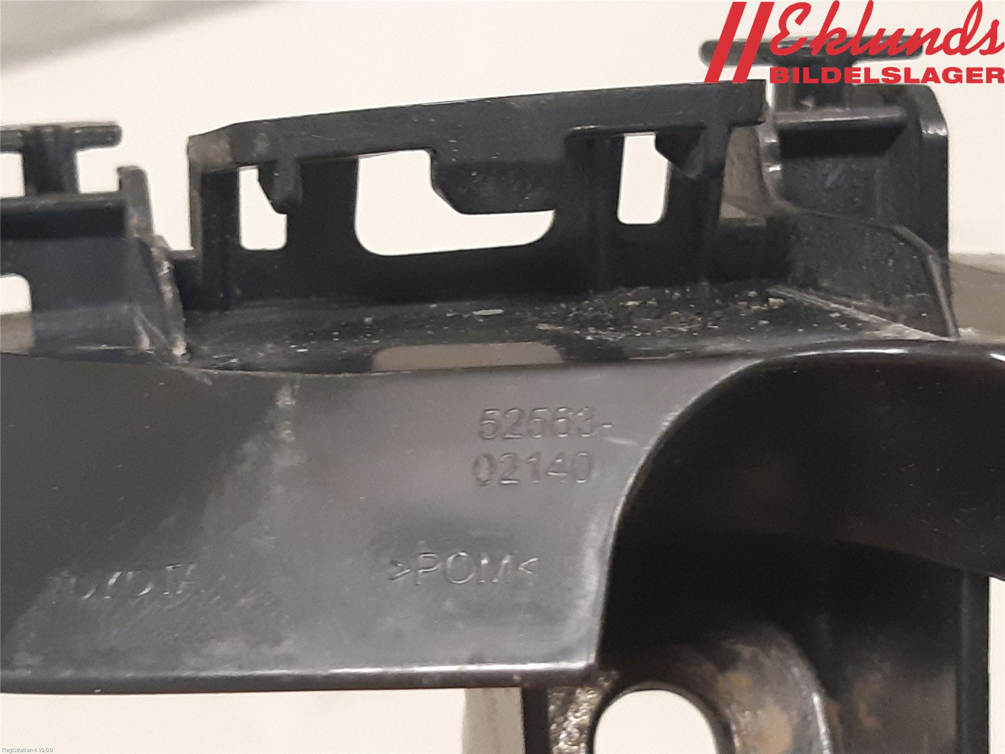 Toyota AURIS 13-19 Stötfångarfäste Bak Vä