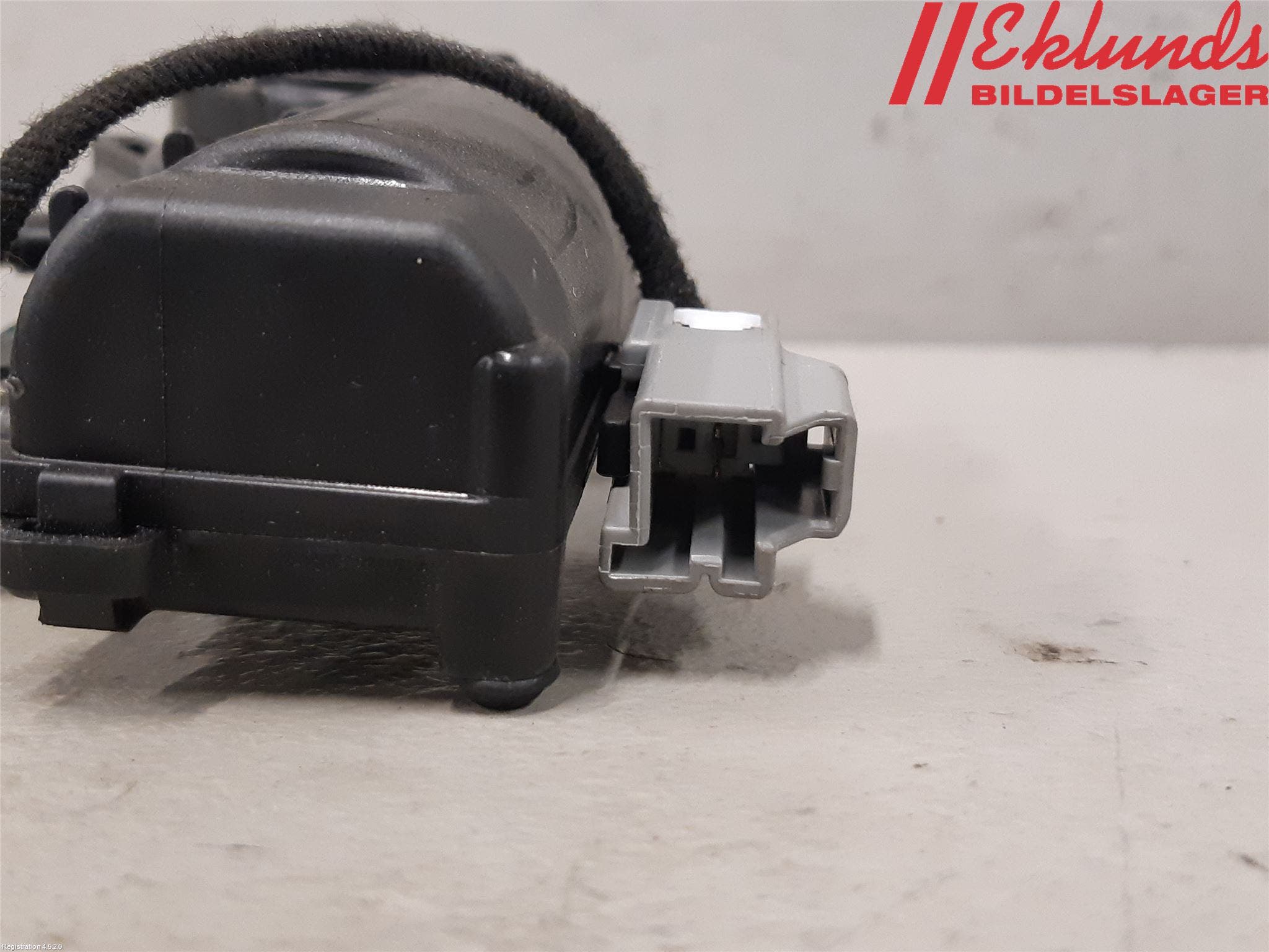 Volvo V90 CROSS COUNTRY 17->> Låskista Baklucka