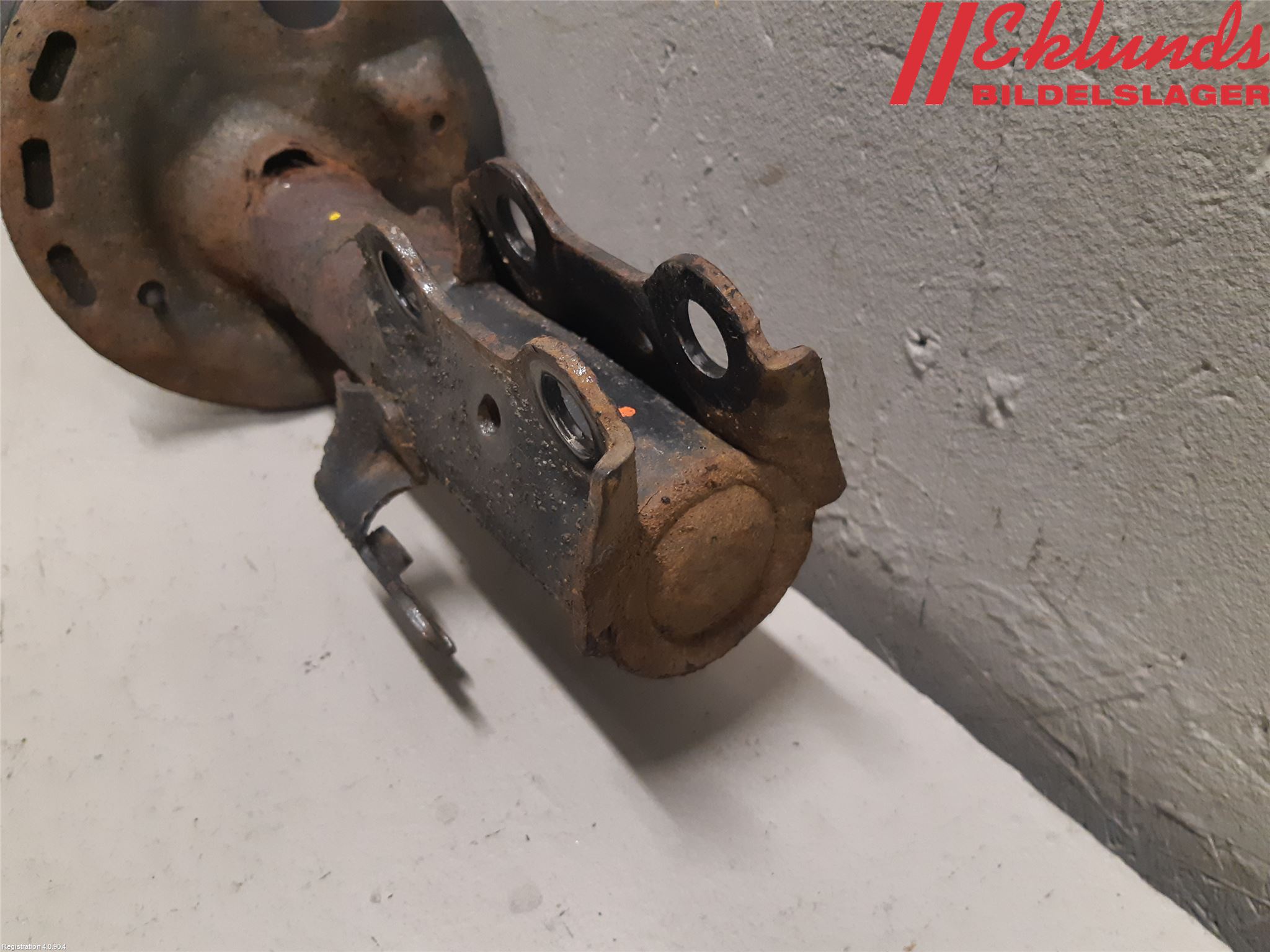 Toyota AURIS 13-19 Fjäderben Fram Höger