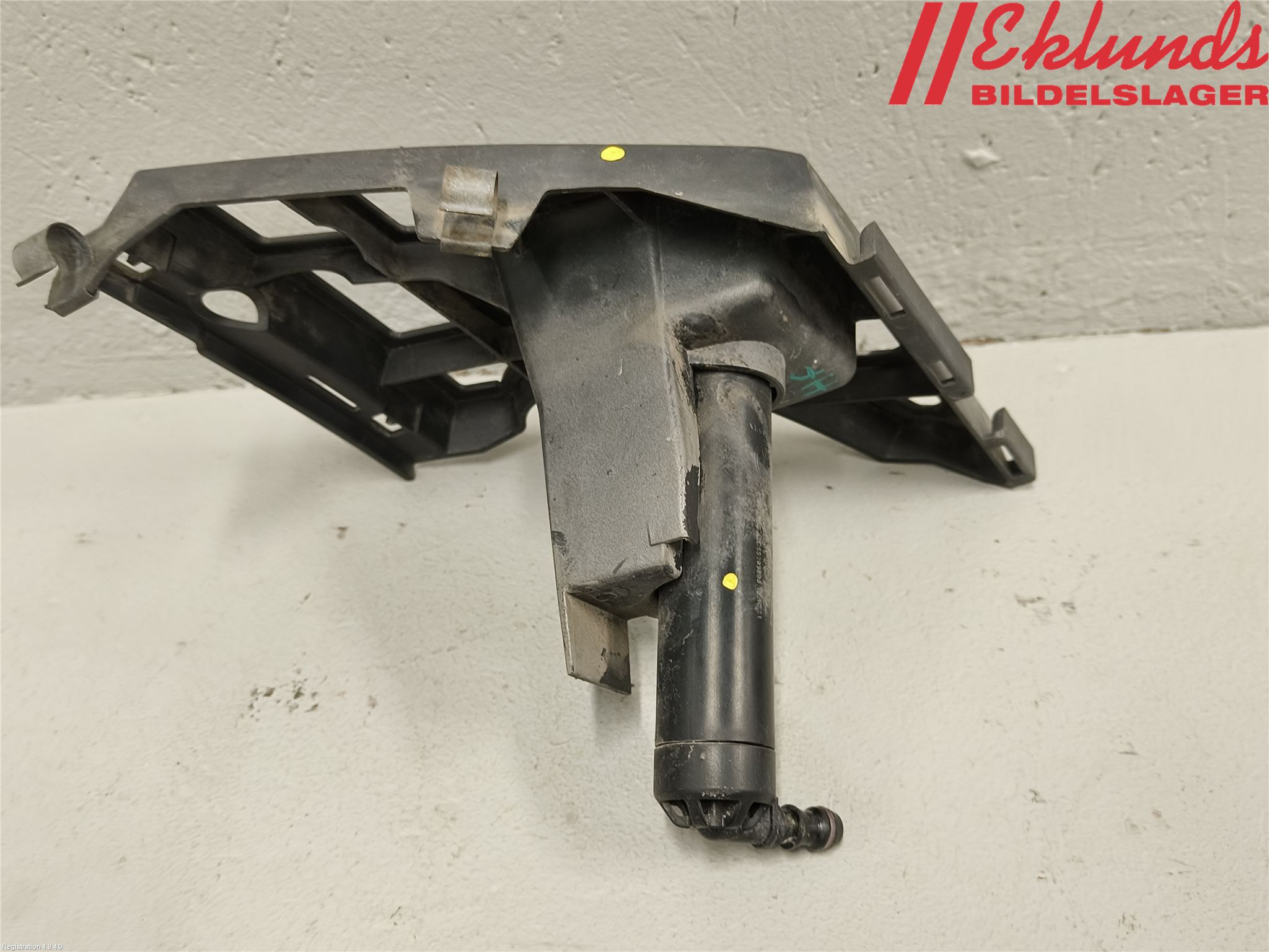 Skoda YETI Spolarmunstycke Strålkastare