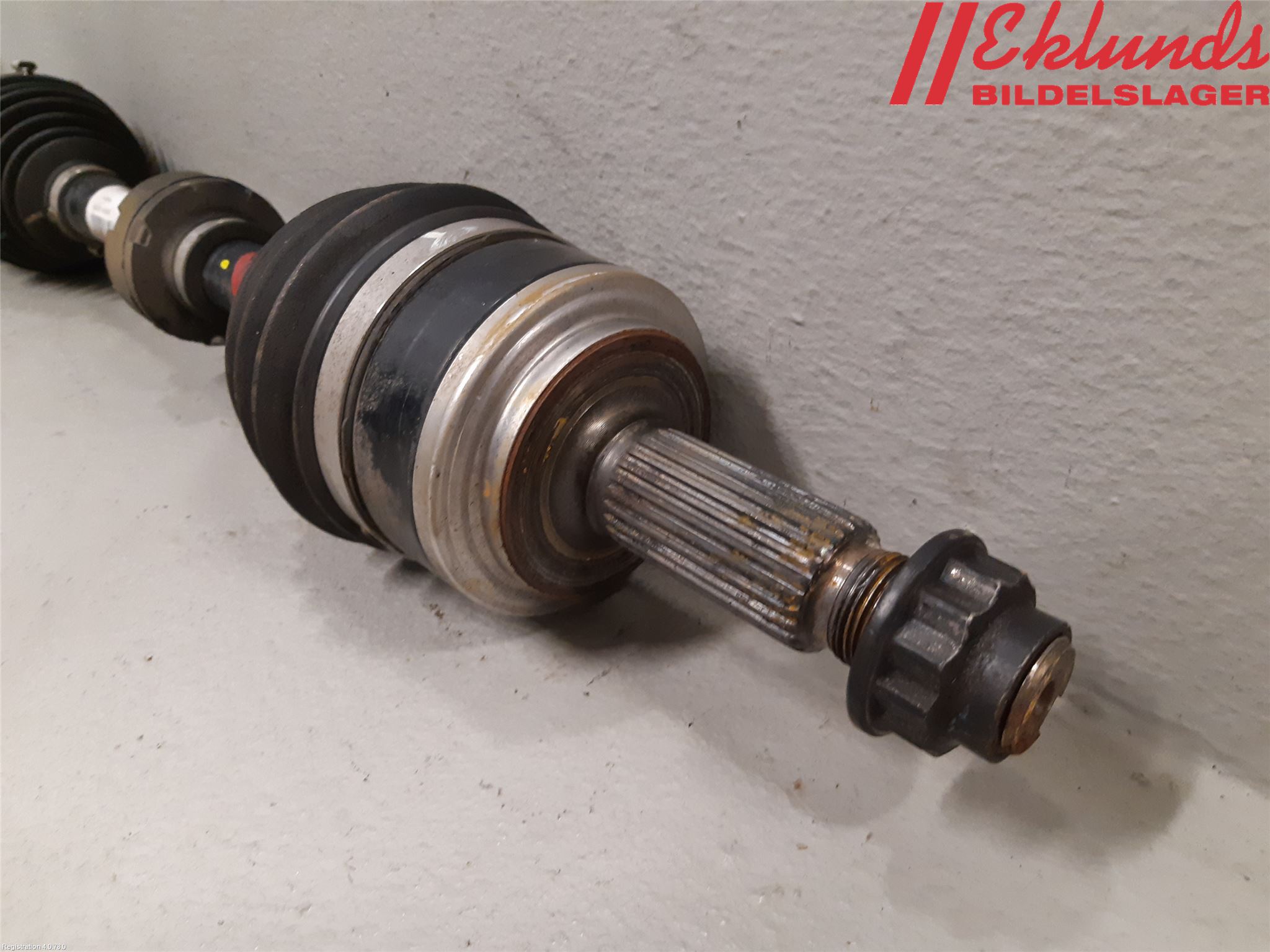 Toyota C-HR 16-23 Drivaxel Fram Vänster