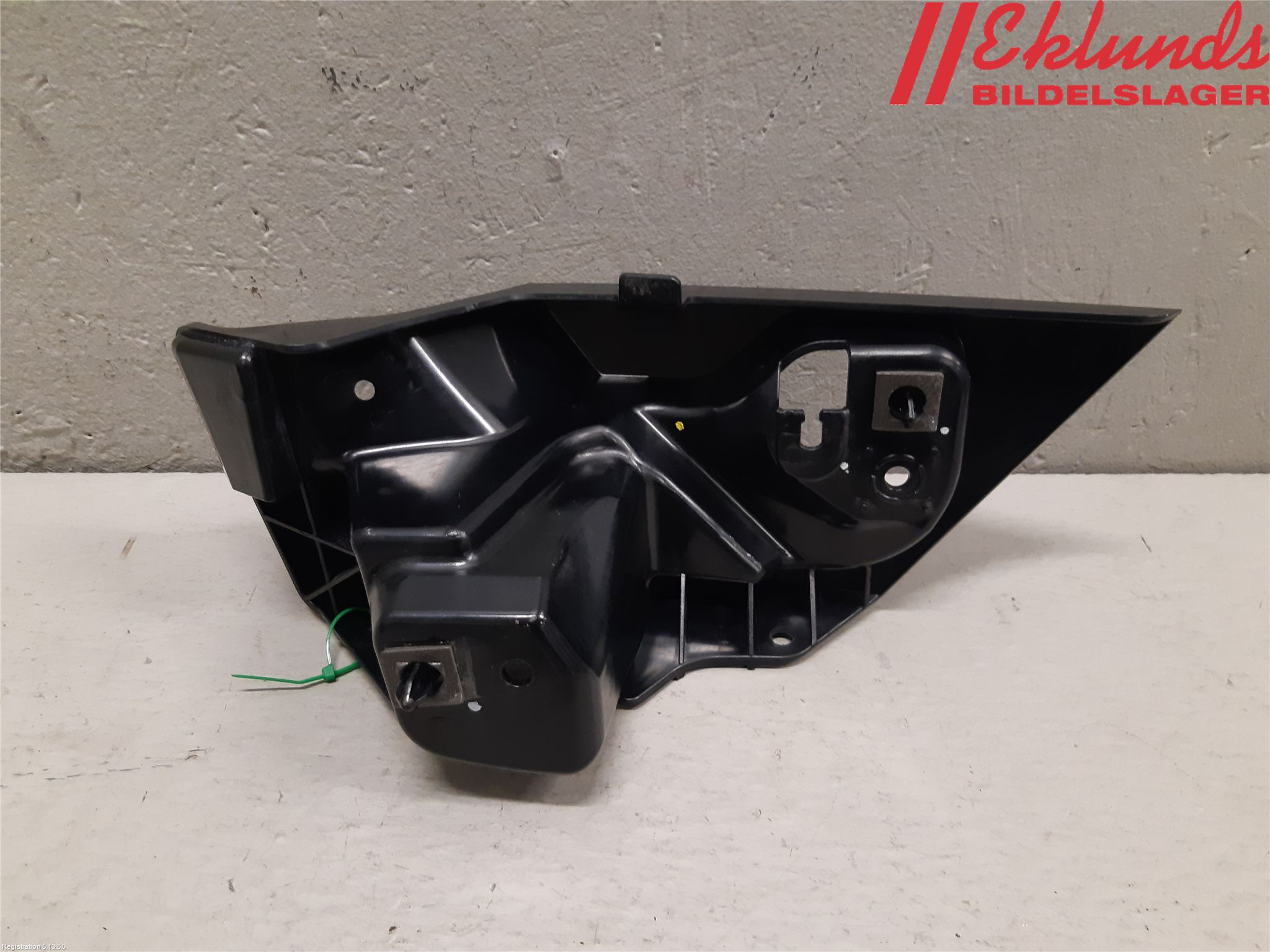 Ford MONDEO 15-22 Stötfångarfäste Bak Hö