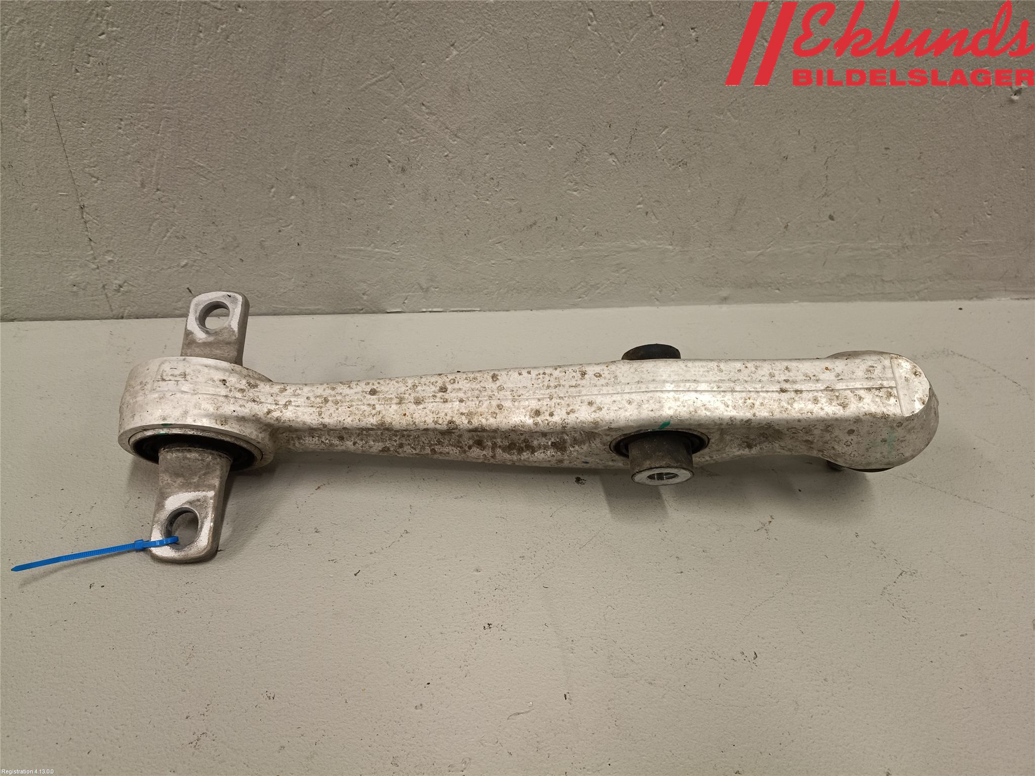 Tesla MODEL 3 17- Bärarm Fram Undre Hö