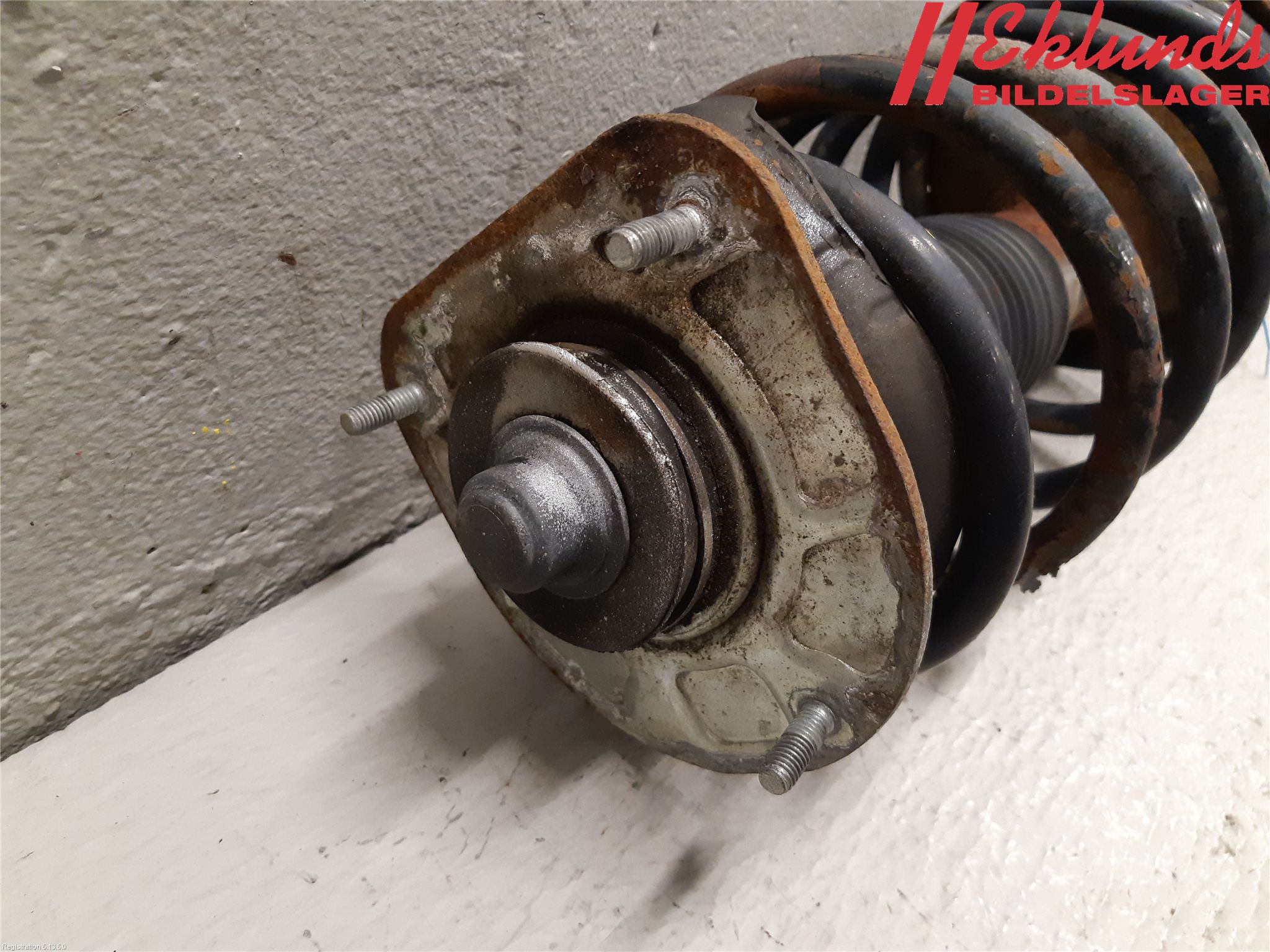 Volvo V70 05-08 Fjäderben Fram Höger