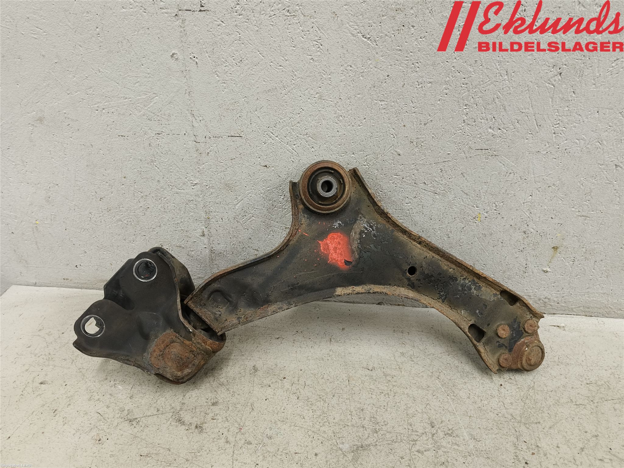 Volvo V60 14-18 Bärarm Fram Undre Vä