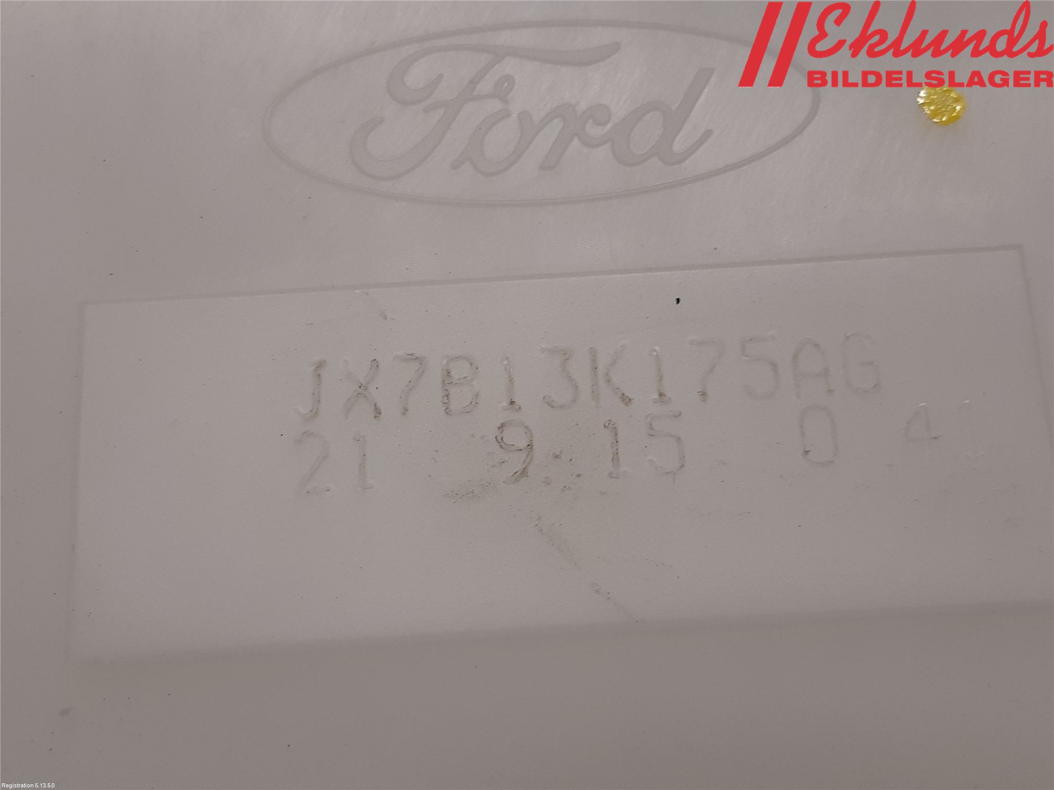 Ford FOCUS 19- Spolartank Vindruta-Strål