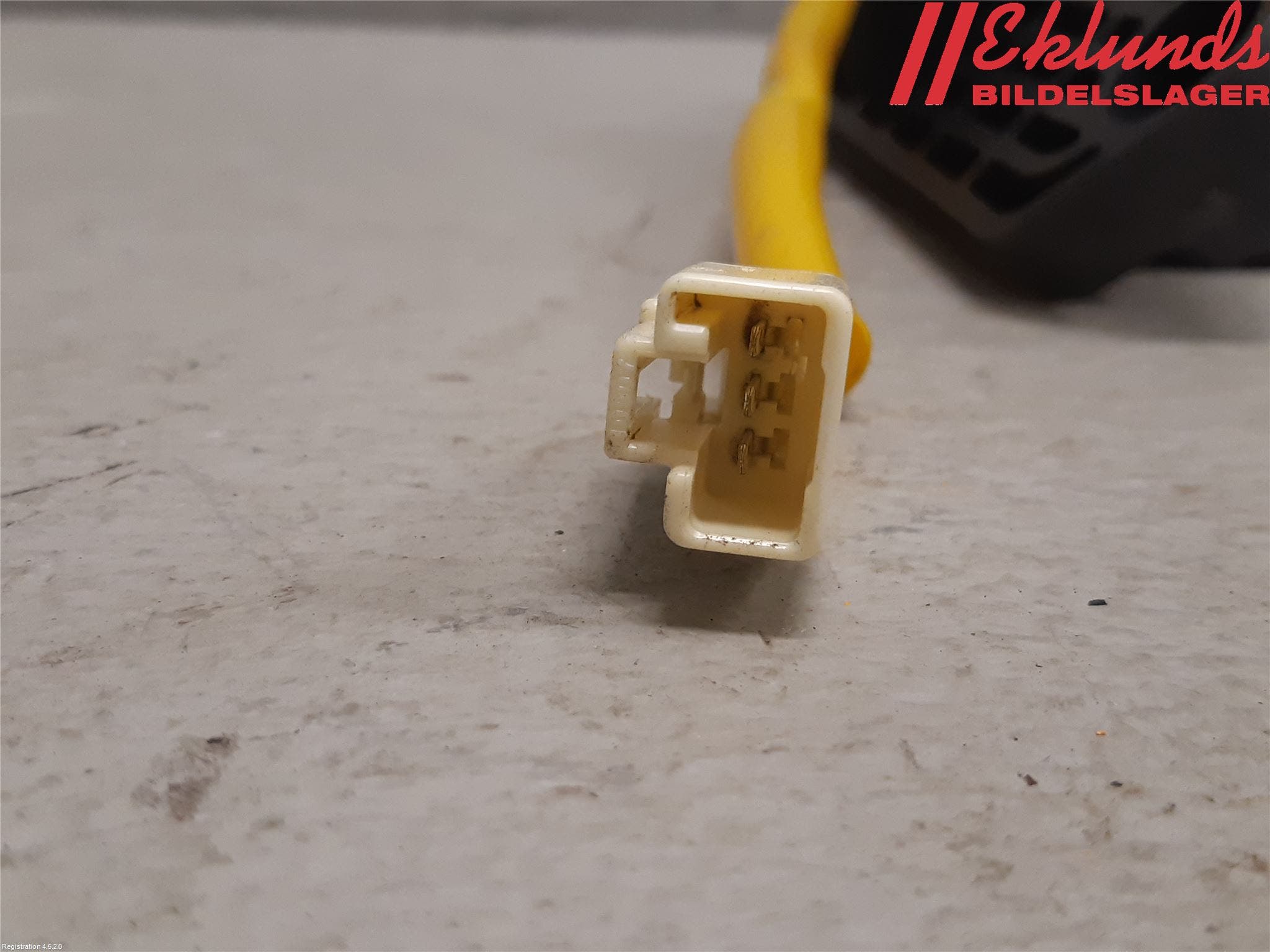 Mitsubishi OUTLANDER 13-21 Bakluckehandtag