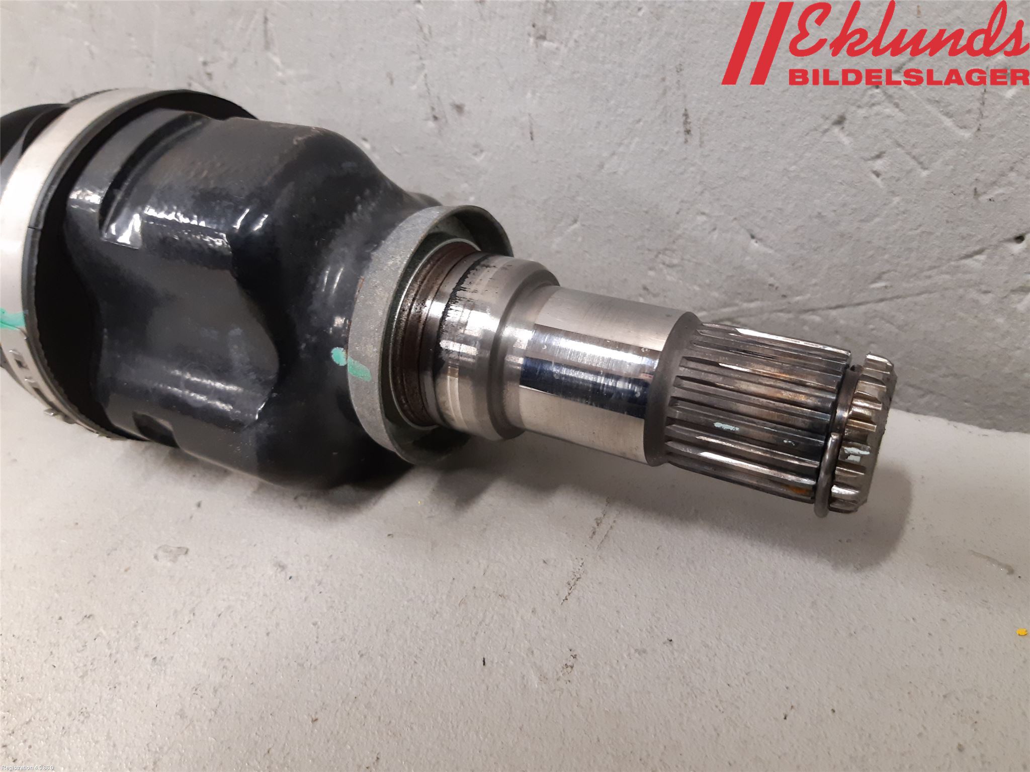 Toyota YARIS XP130 15-20 Drivaxel Fram Vänster
