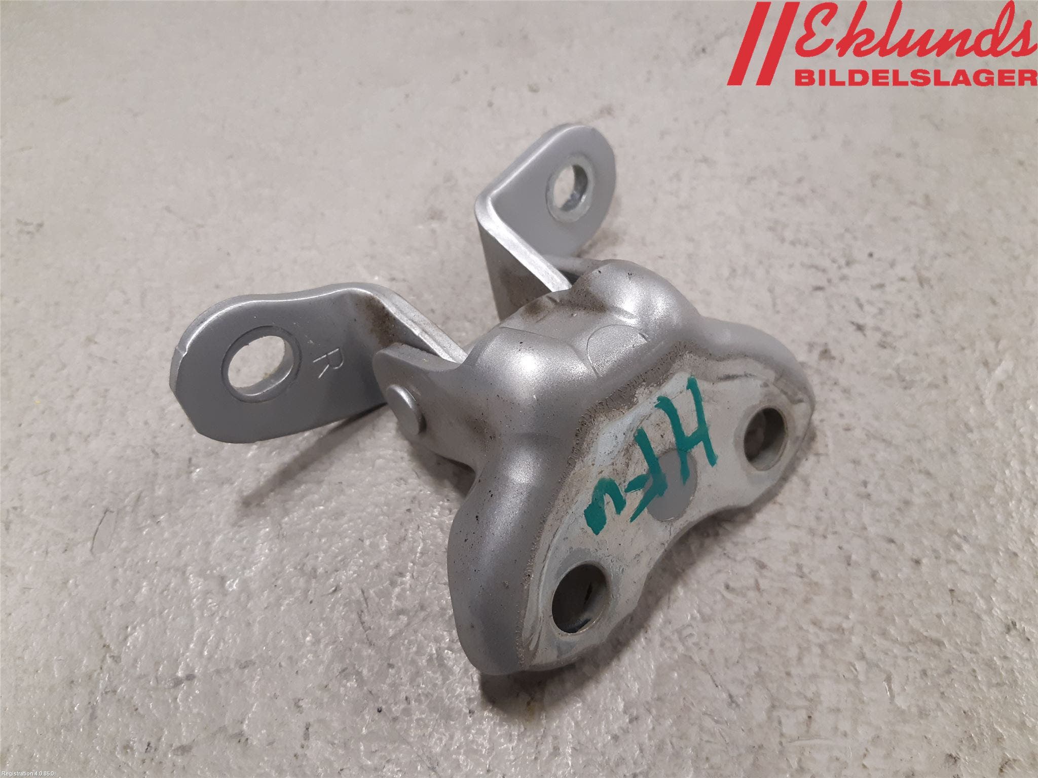 Toyota YARIS XP21 20- Dörrgångjärn