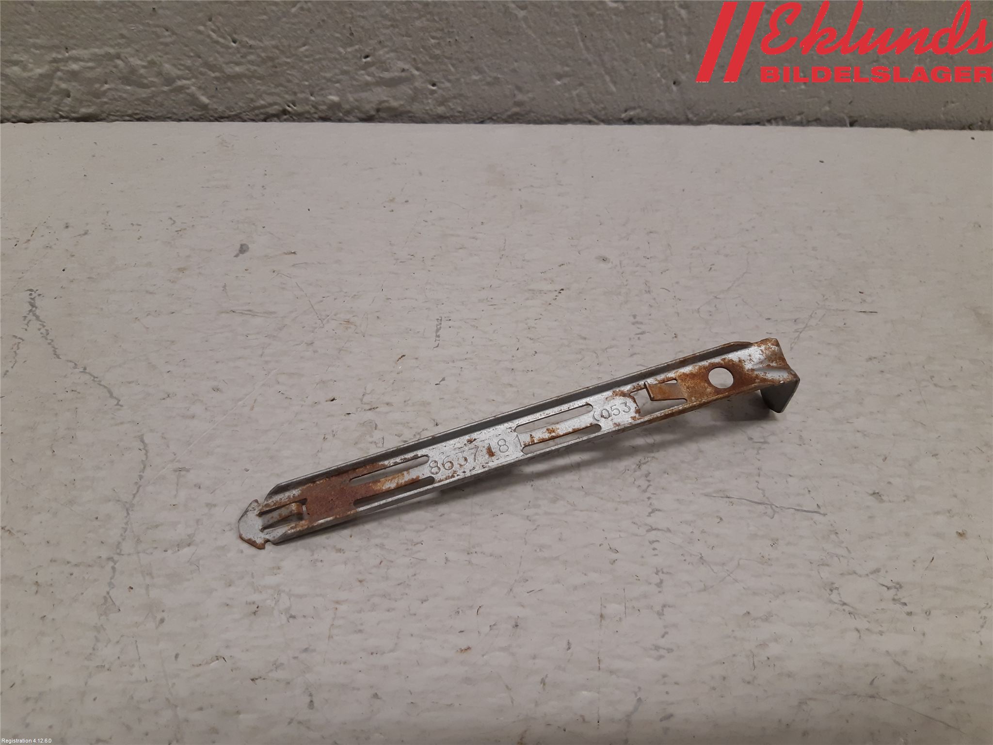 Volvo XC90 07-14 Strålkast Fästsarg