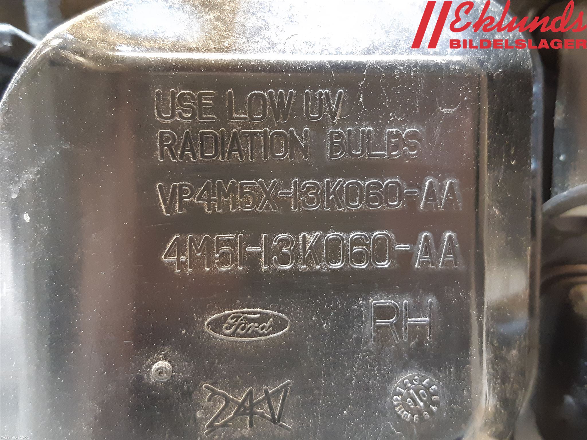 Ford FOCUS     04-07 Strålkastare Höger