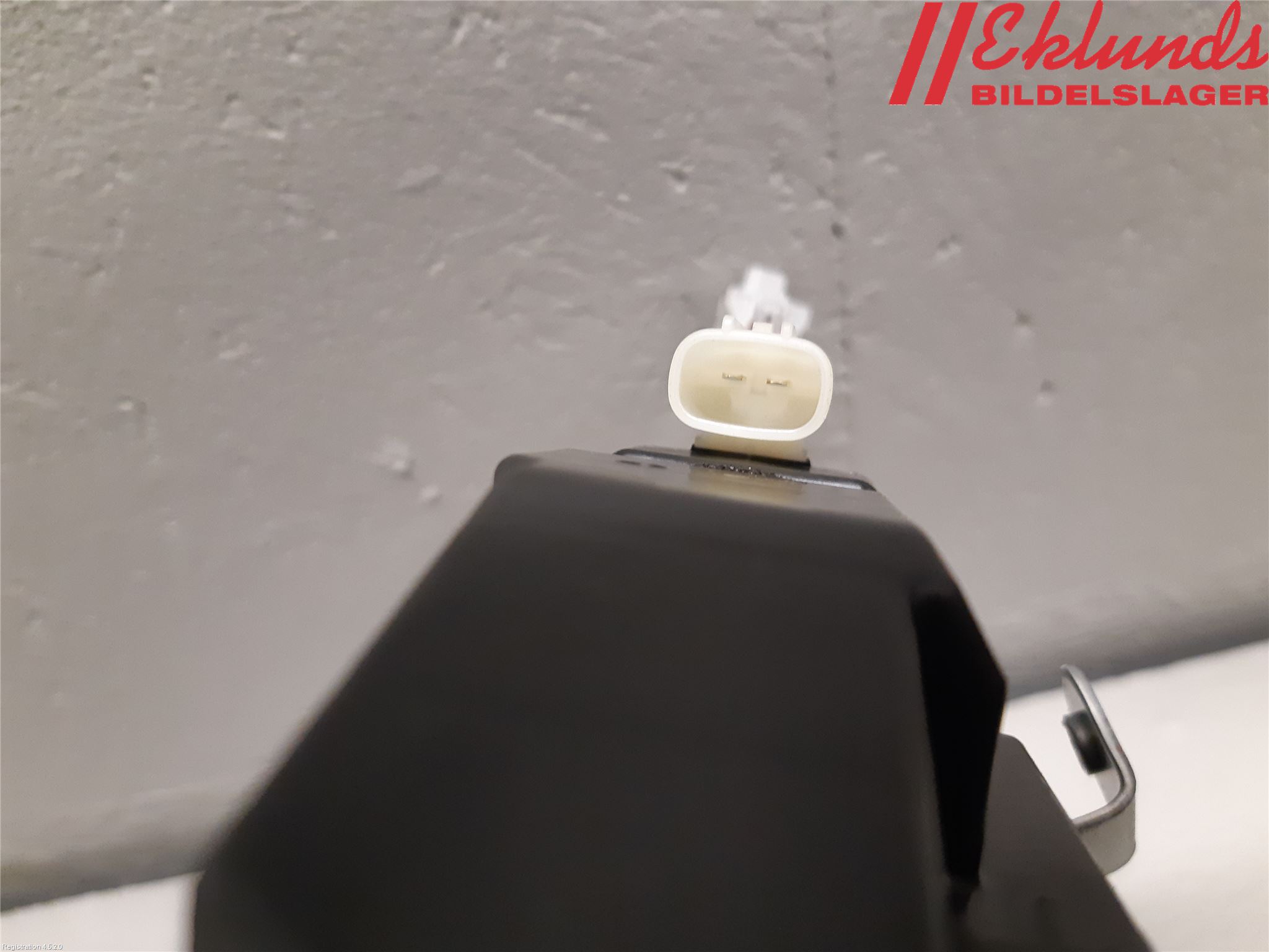 Toyota RAV4 19- Låskista Baklucka