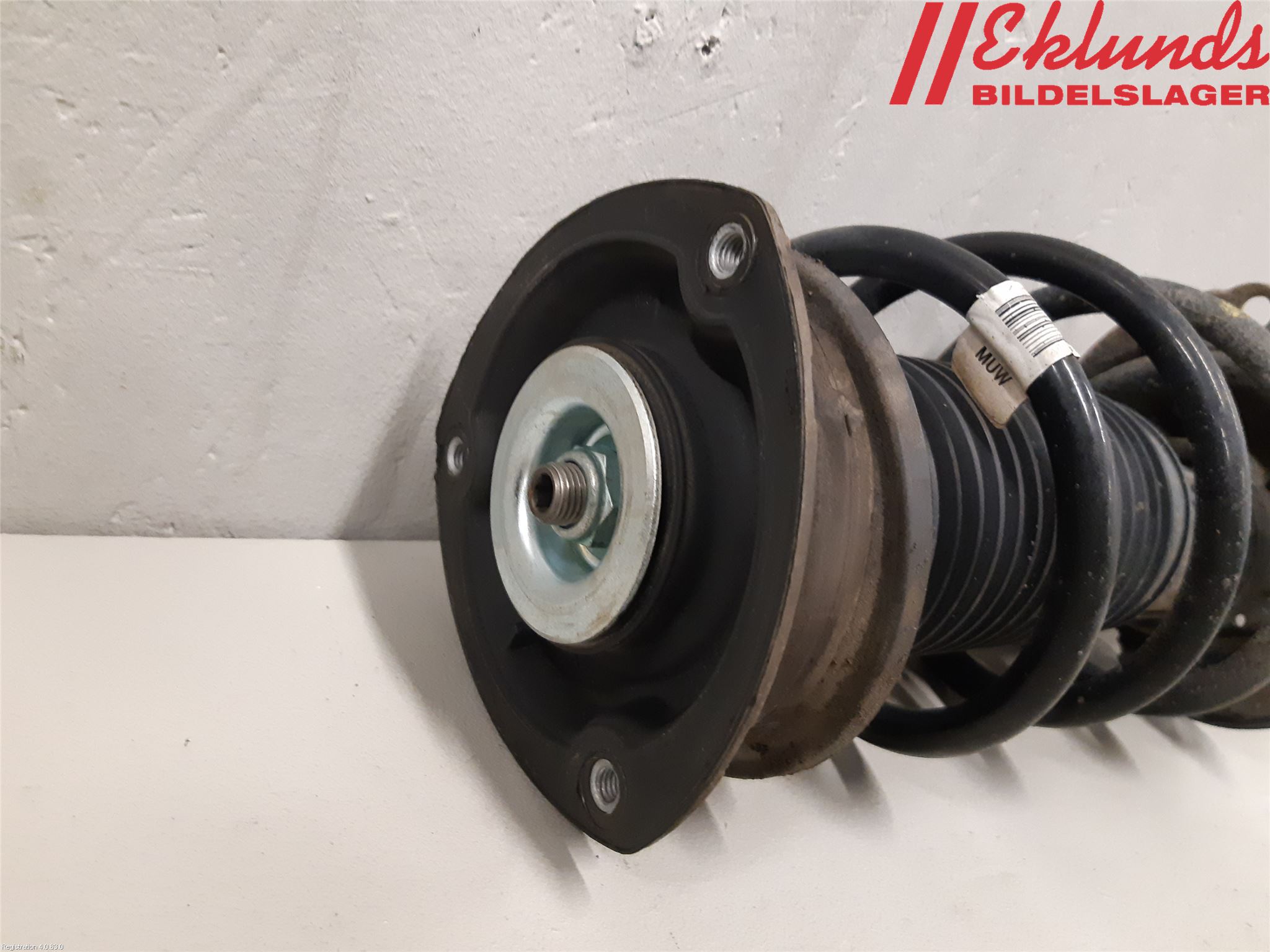 Volkswagen VW PASSAT 15-19 Fjäderben Fram Vänster