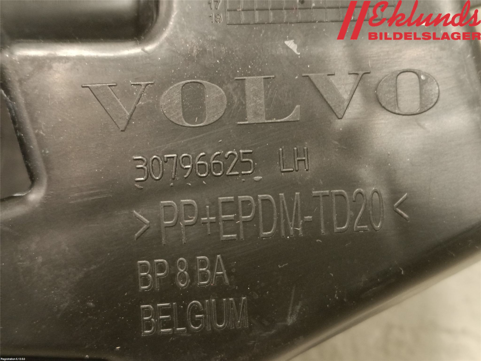 Volvo V60 11-13 Stötfångarfäste Fram Vä