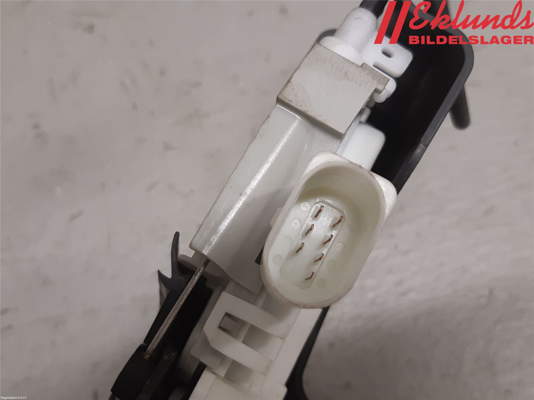 Audi A4/S4 B9 16-19 Låskista-Dörrlås