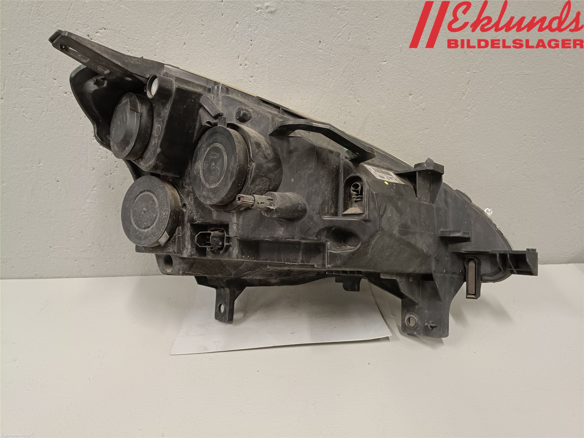 Peugeot PARTNER 08-15 Strålkastare Vänster