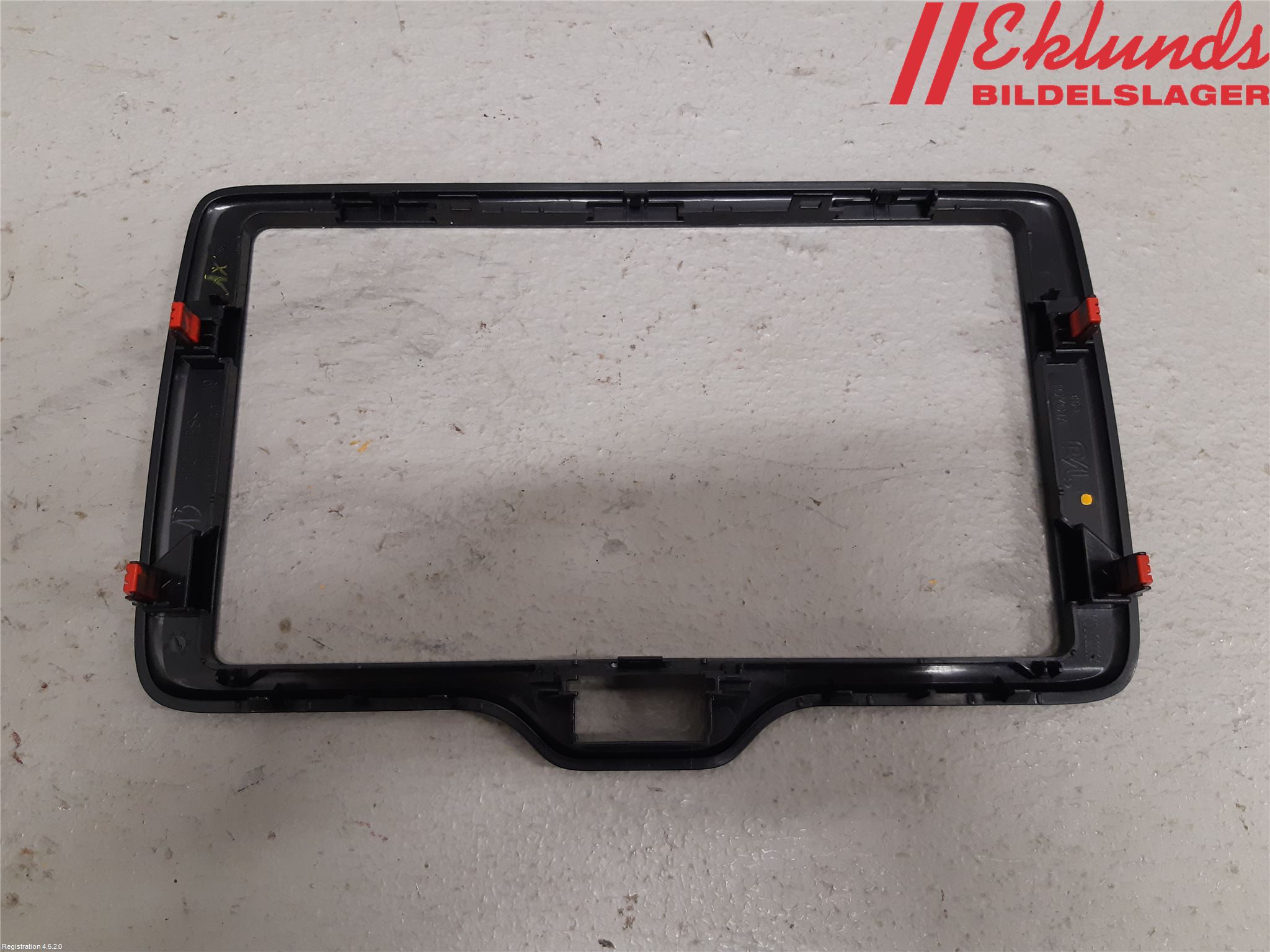 Toyota YARIS XP21 20- Instrument-Radio Sarg