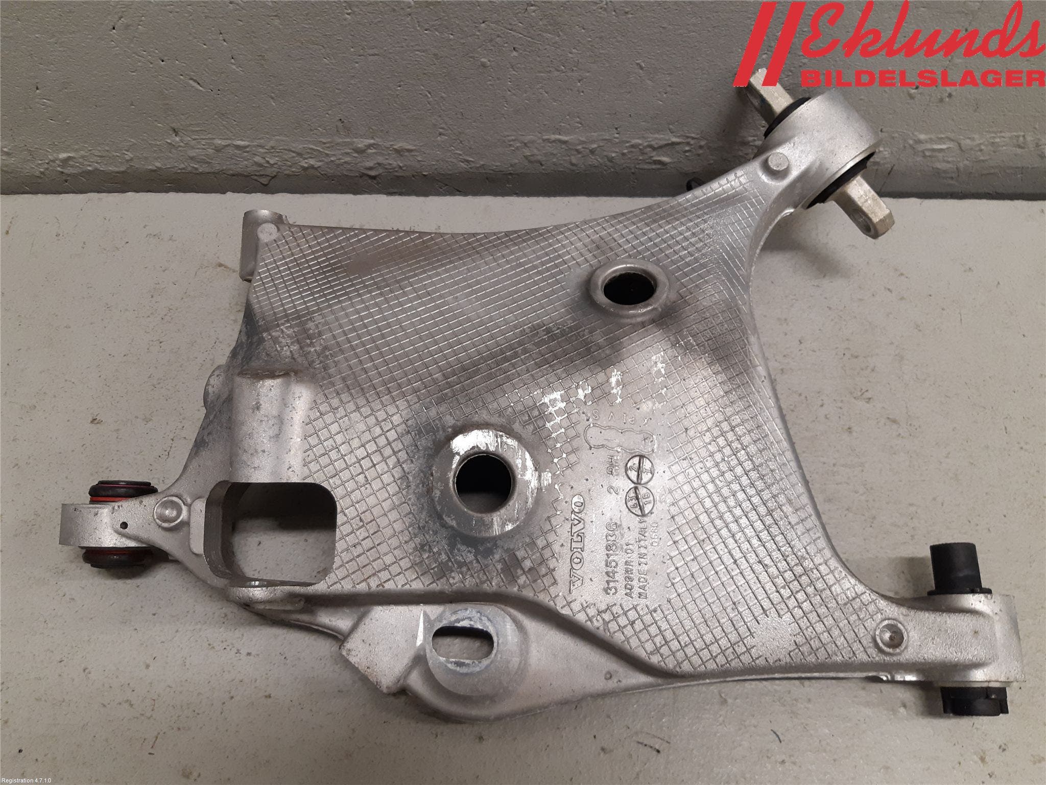 Volvo XC90/RECHARGE 16- Bärarm Bak Höger