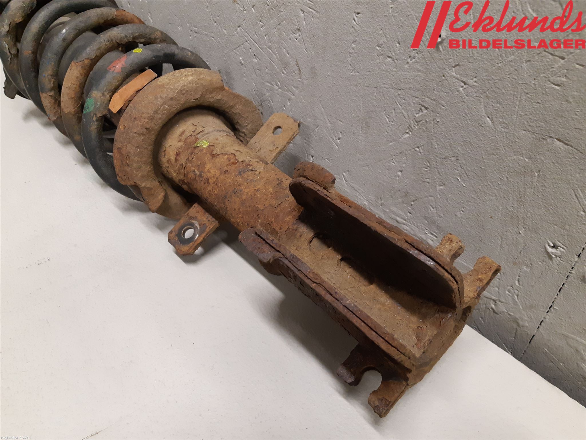 Nissan PRIMASTAR Fjäderben Fram Höger