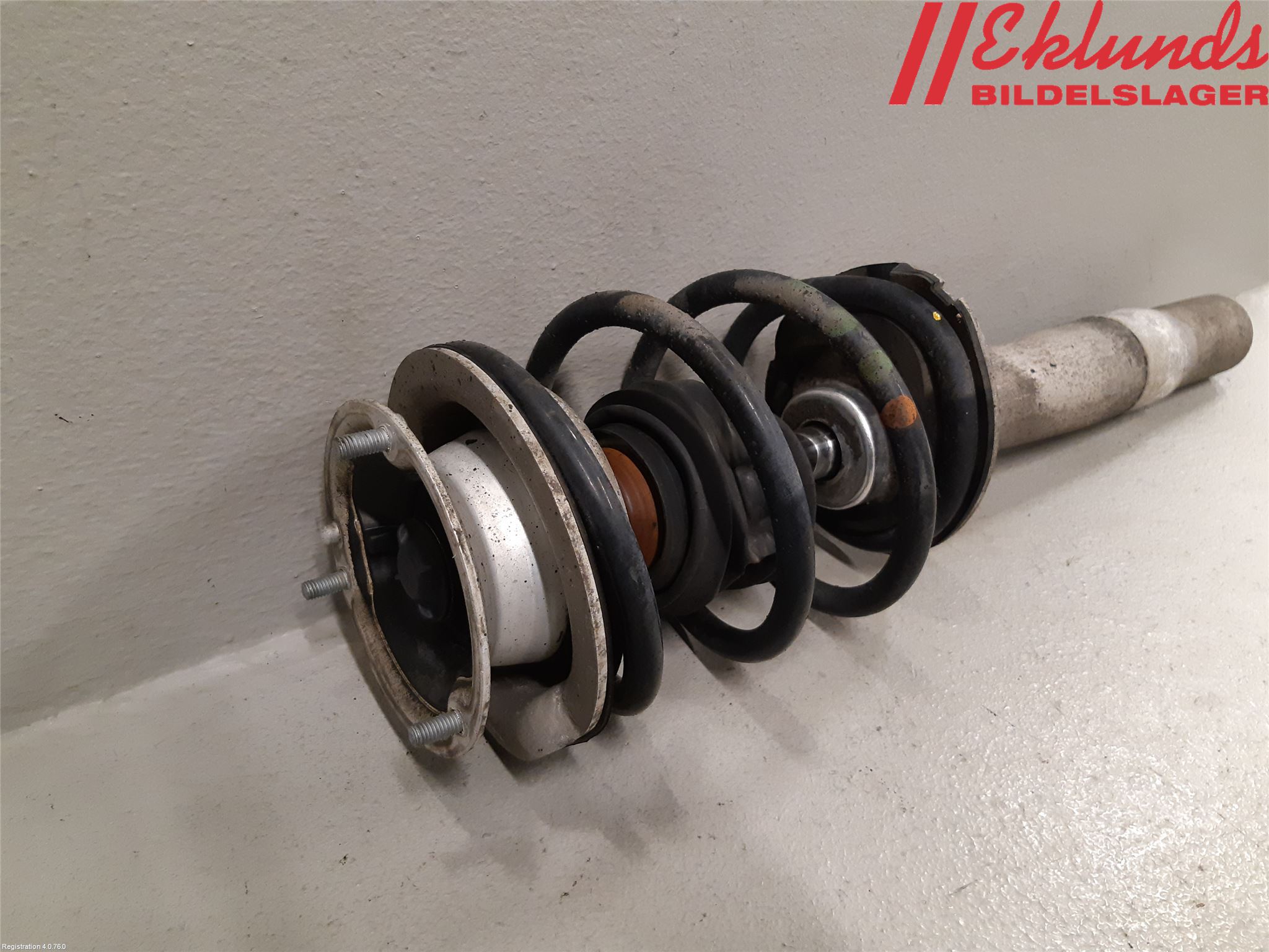 BMW 6 E63/64    02-10 Fjäderben Fram Höger