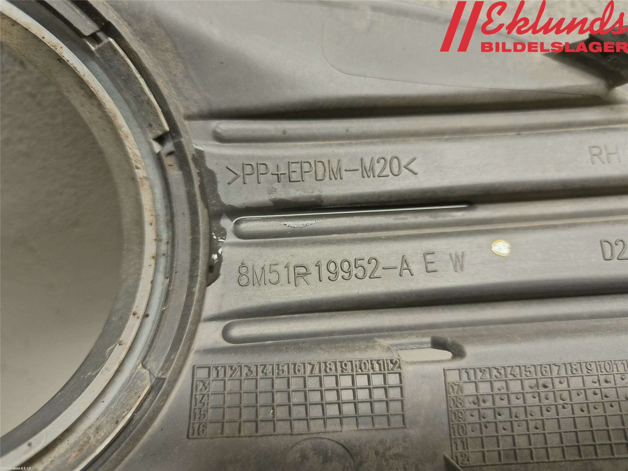 Ford FOCUS 08-11 Dimljussarg Fram