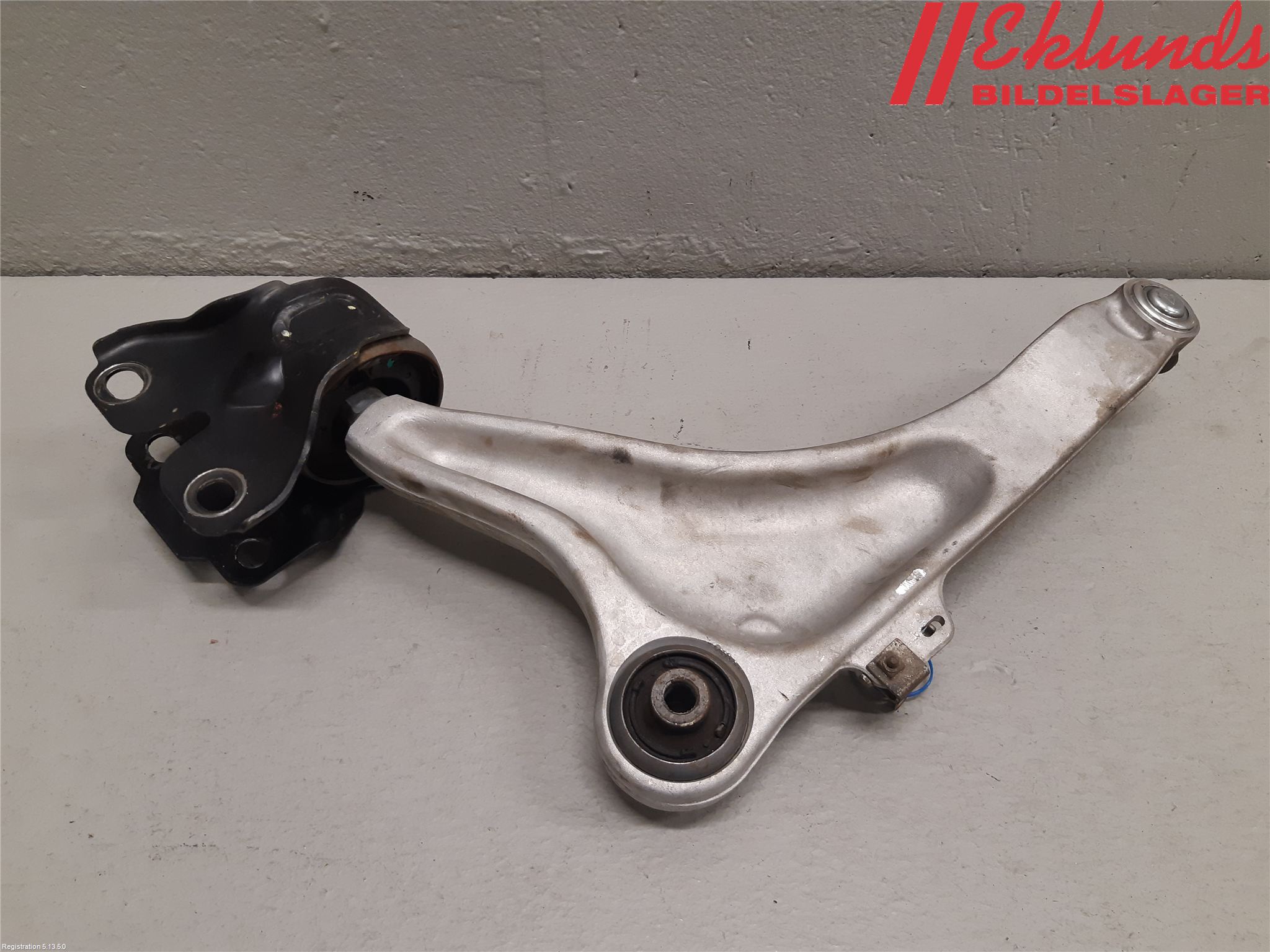 Volvo V70 08-13 Bärarm Fram Undre Hö