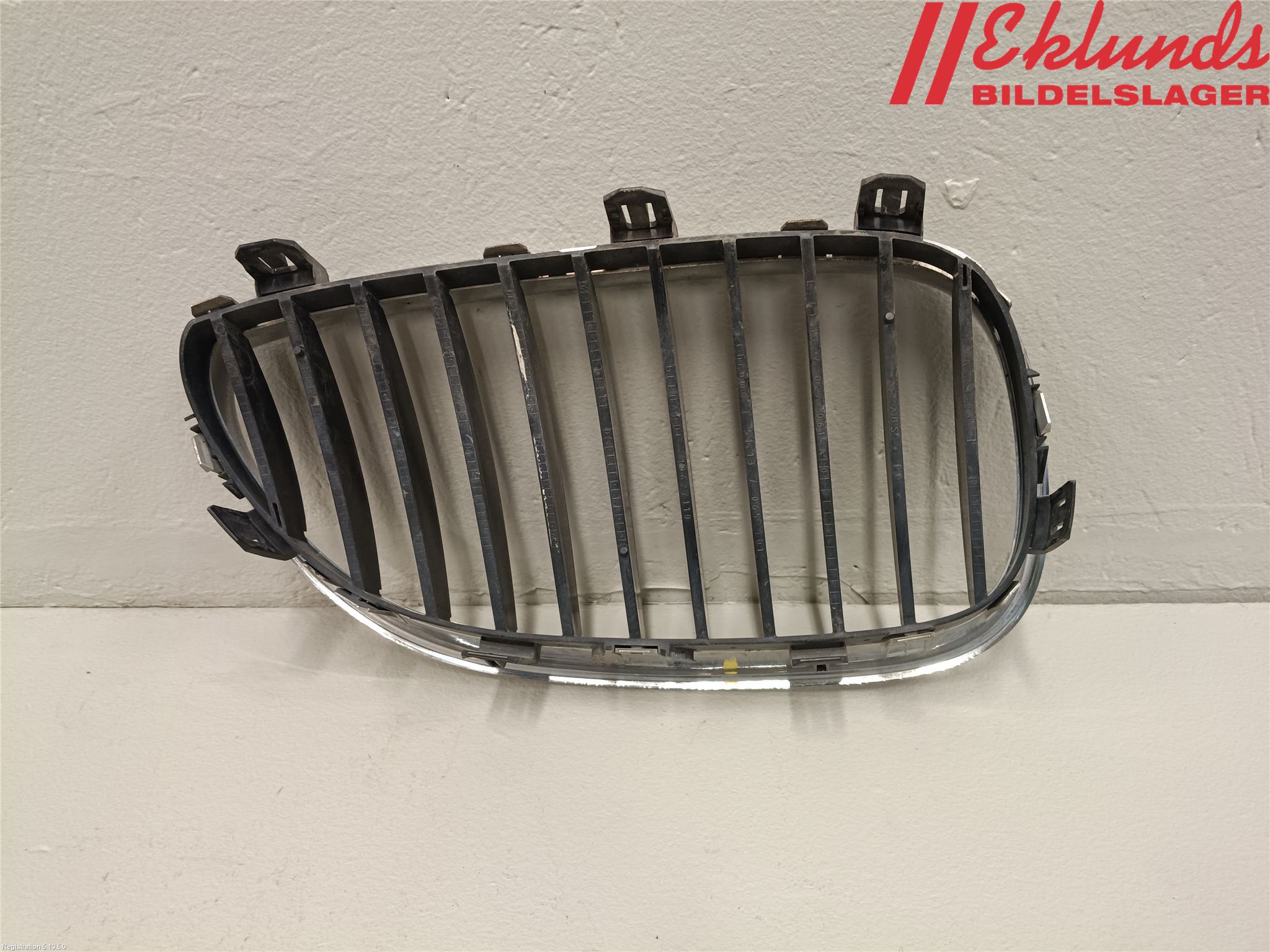 BMW 5 E60/61 Sed/Tou 02-10 Grilldel Vänster