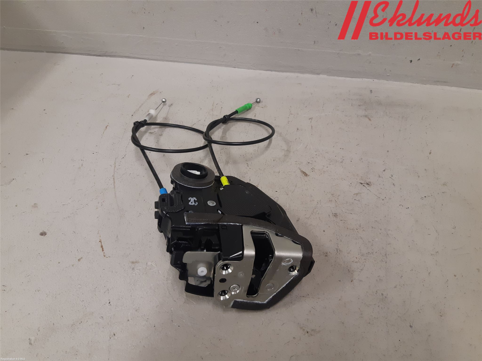 Toyota AURIS 10-12 Låskista-Dörrlås