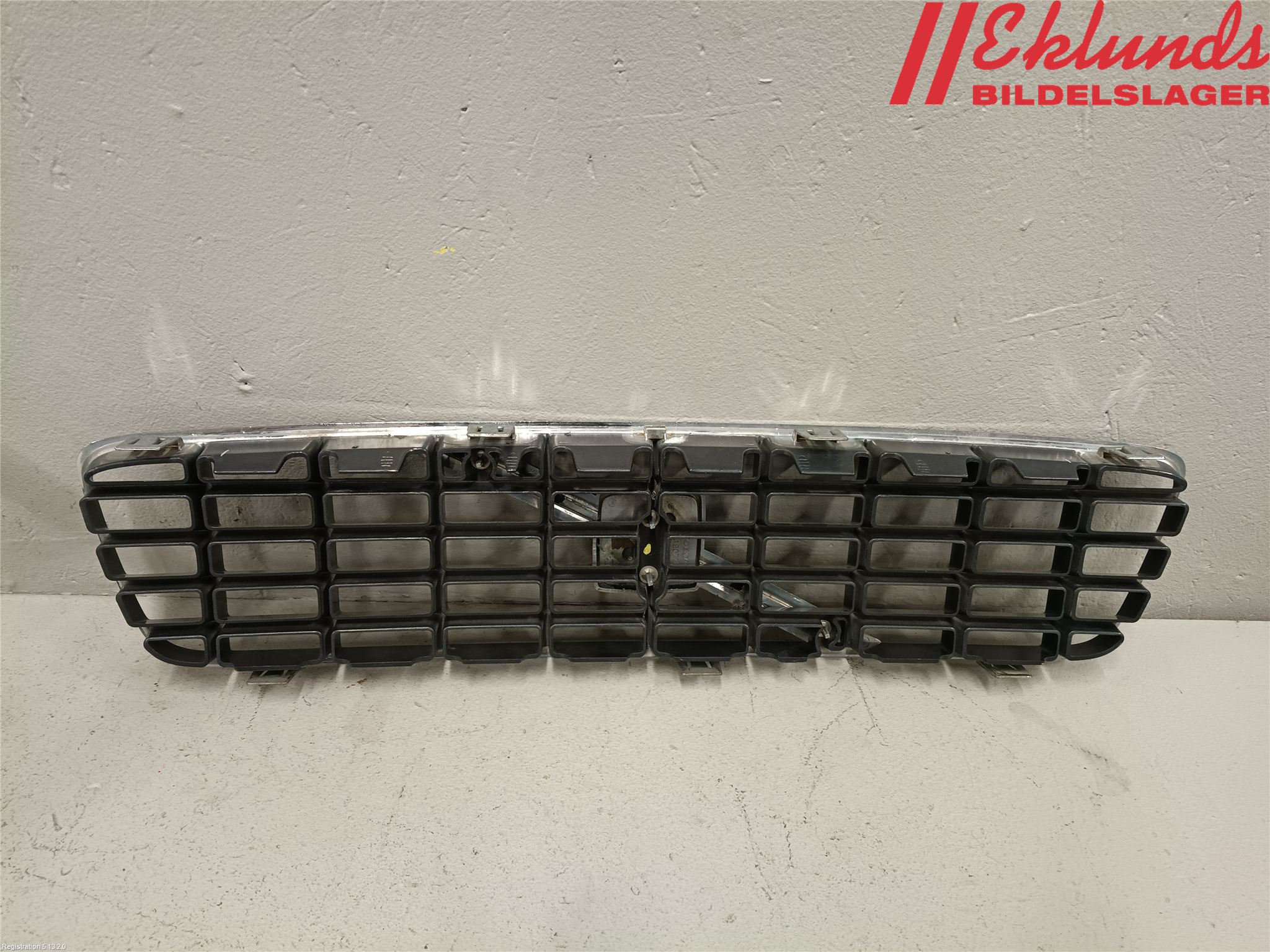 Volvo S60 01-04 Grill Komp