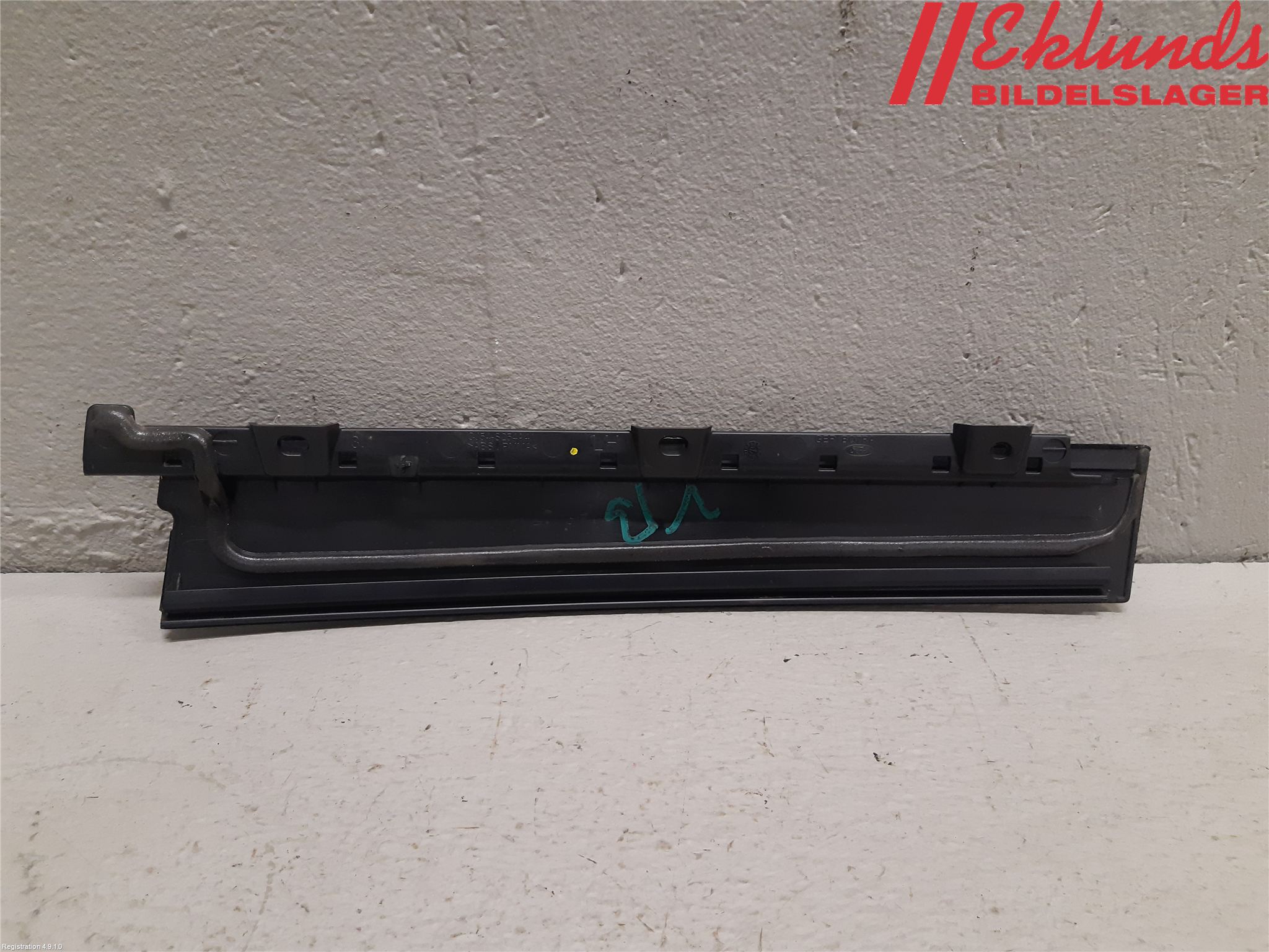 Ford KUGA 17-19 Dörr Dekorlist Bak Vä