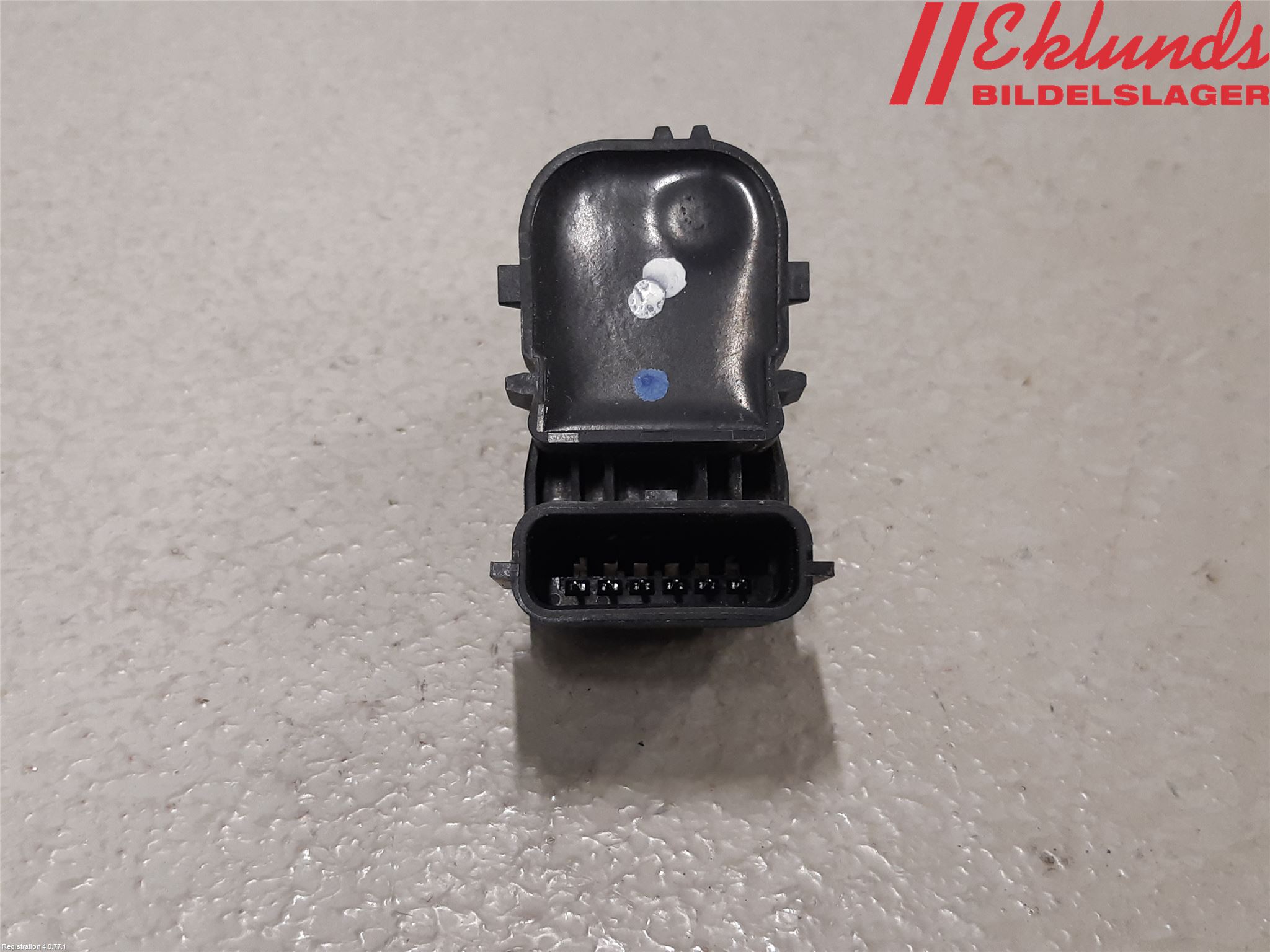 Kia SPORTAGE (QL) 16-21 Parkeringshjälp Frontsensor