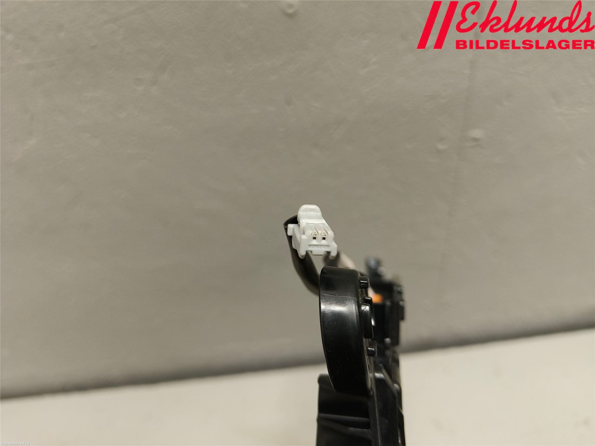 Toyota bZ4X EA10 22- Bromsljus Bakruta