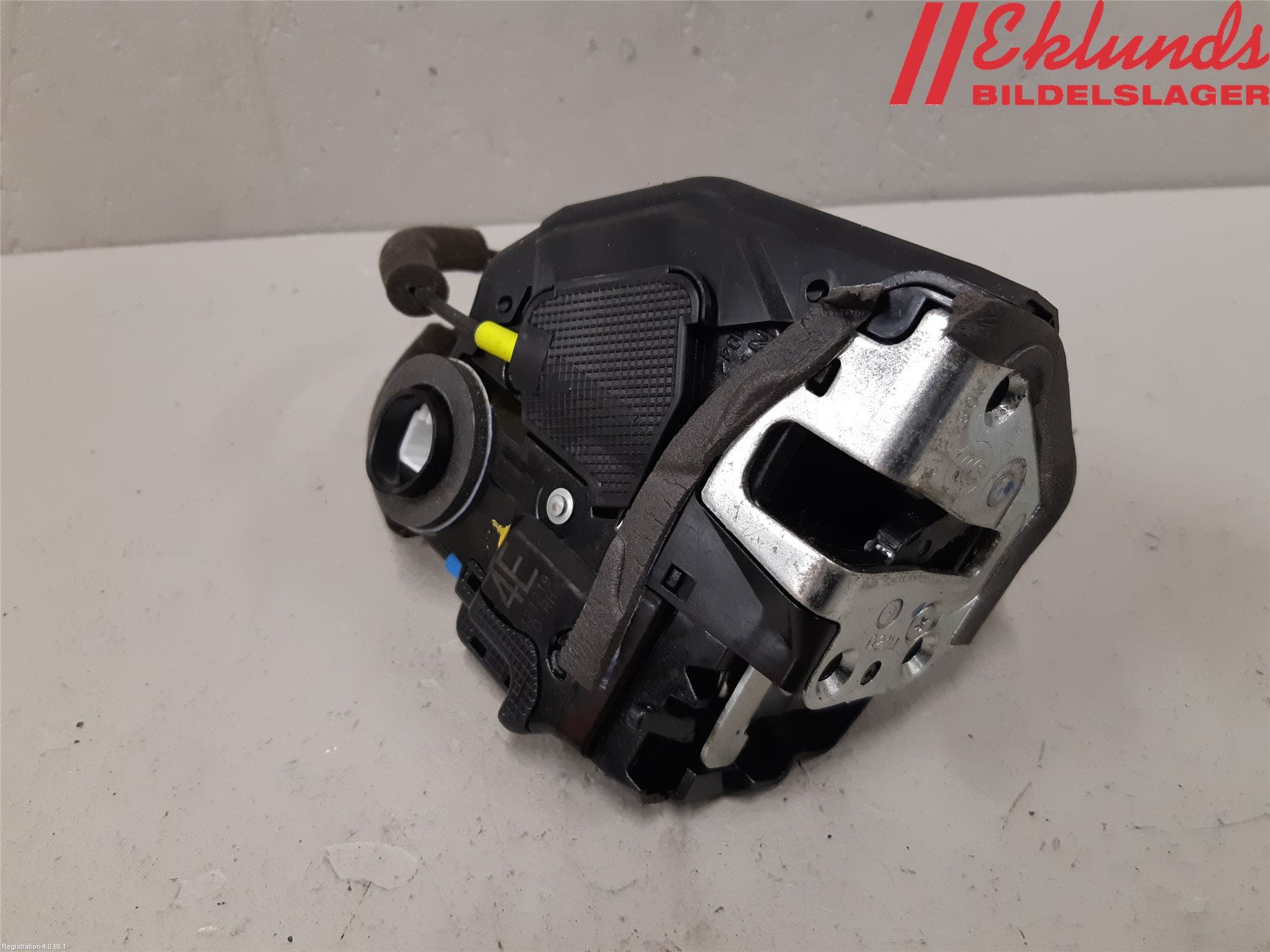 Toyota COROLLA 19- Låskista-Dörrlås