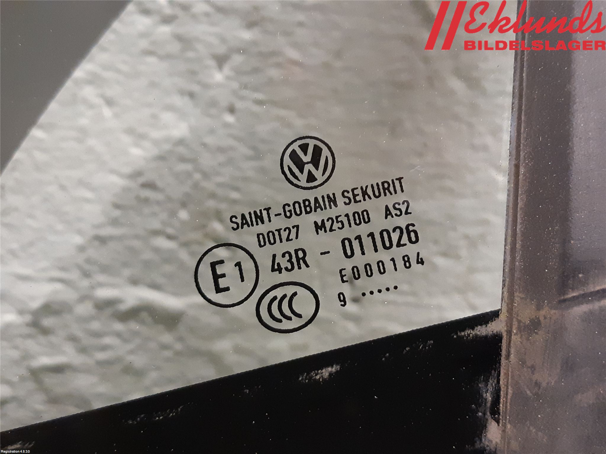 Volkswagen VW PASSAT 20-24 Dörruta Fram Lilla Vä