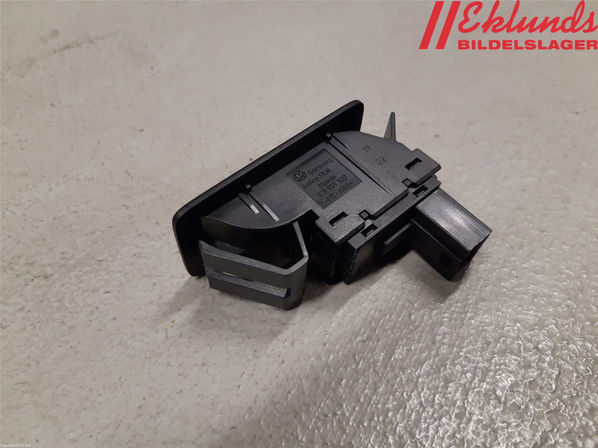 Volkswagen VW TOURAN 10-15 Strömställare Tanklucka