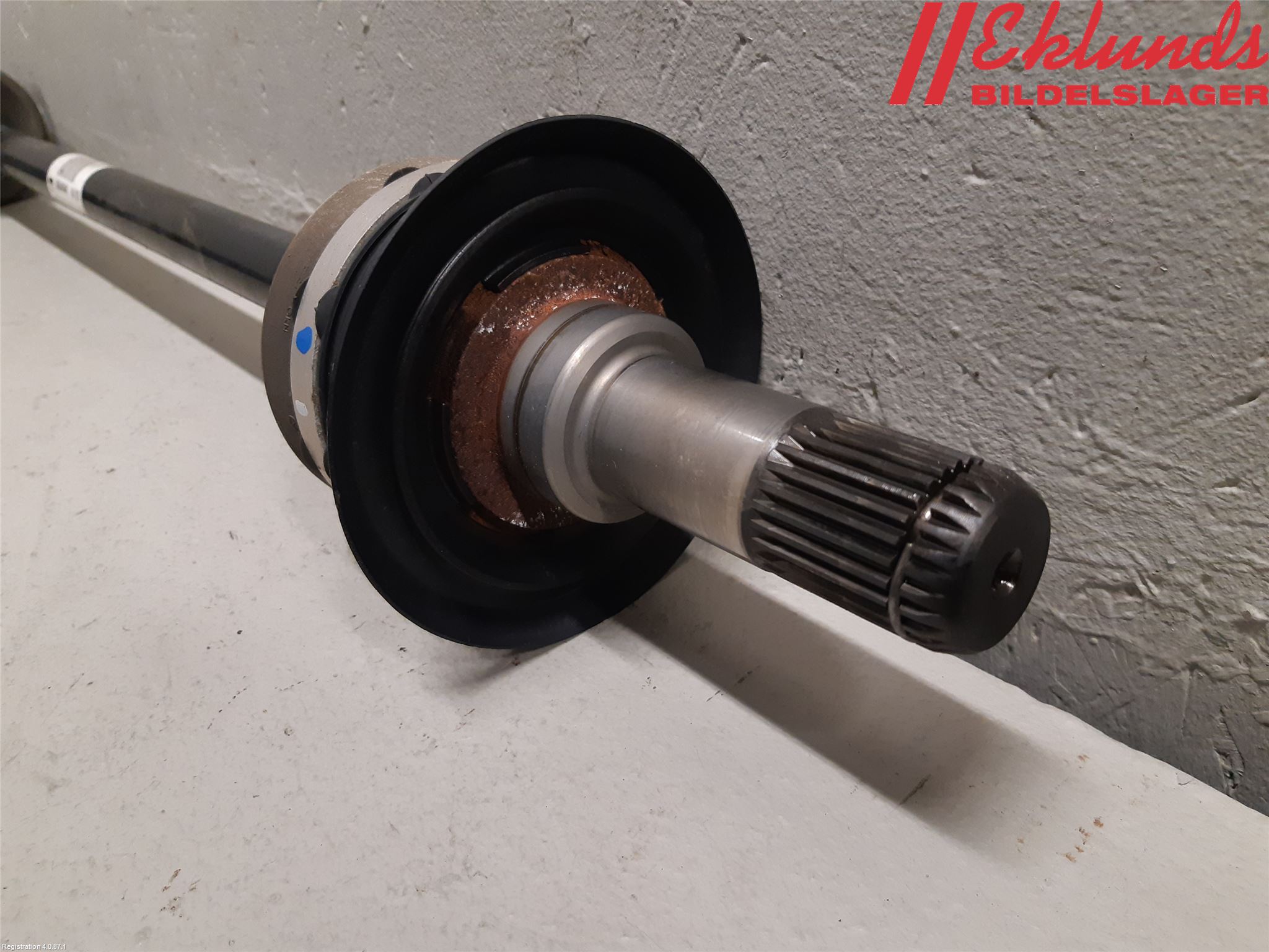 BMW 5 G30/G31/F90 17-23 Drivaxel Bak Höger