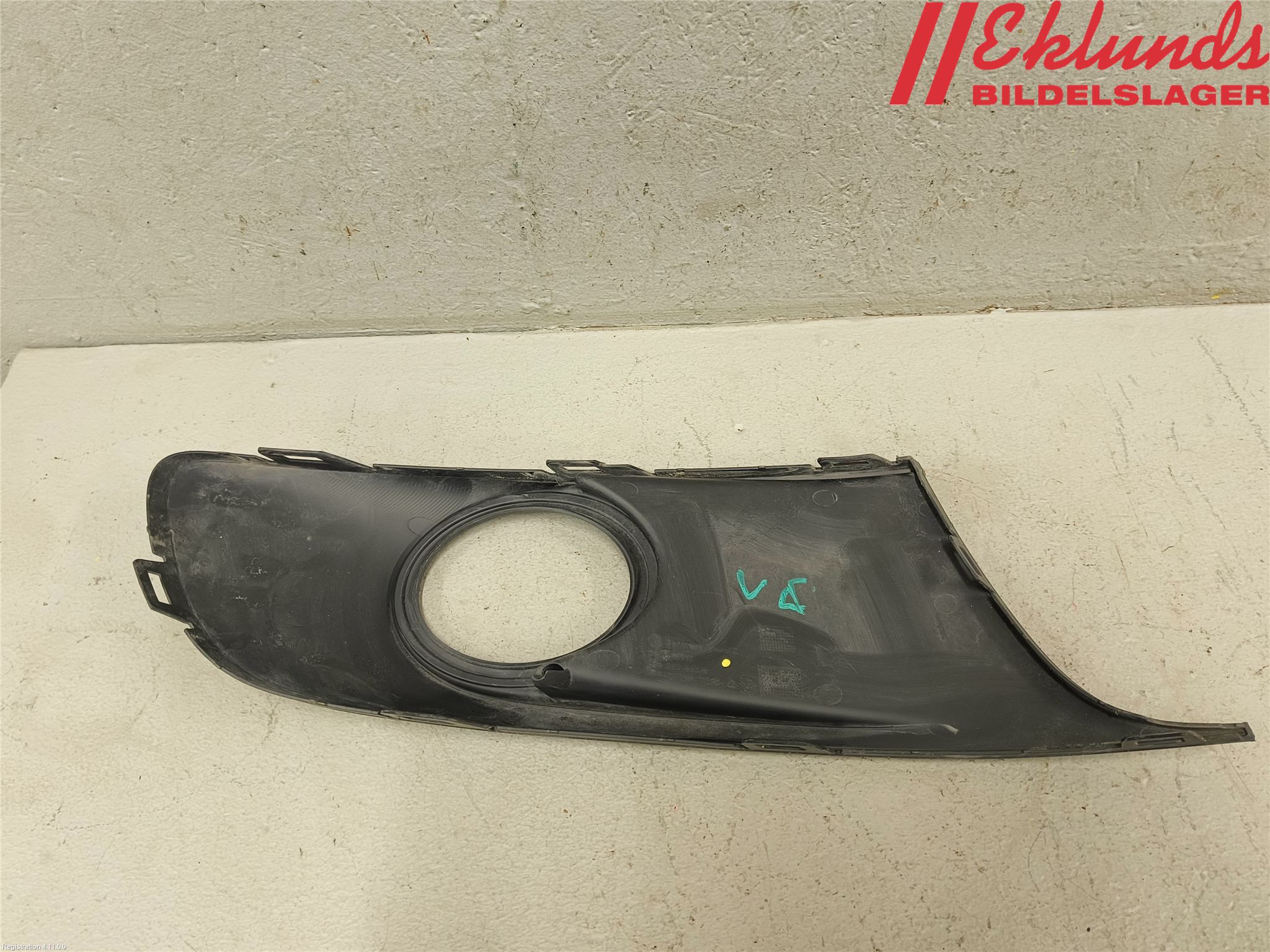 Volkswagen VW TOURAN 10-15 Dimljussarg Fram