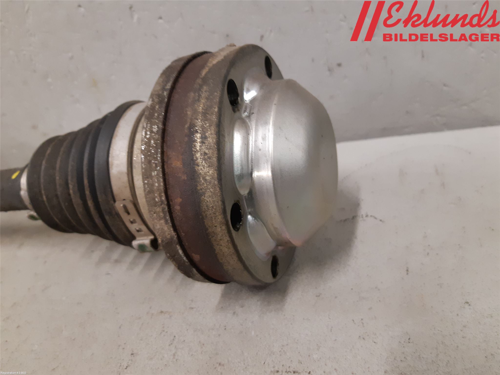 Volkswagen VW CADDY 16-20 Drivaxel Fram Vänster