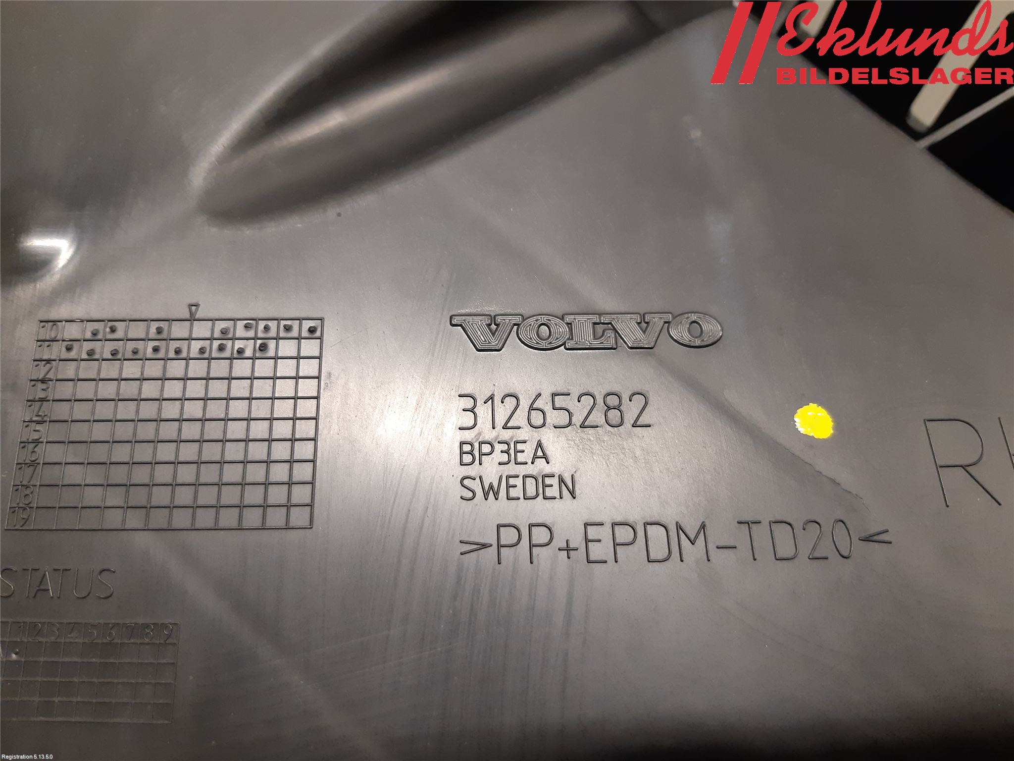 Volvo V60 11-13 Stötfångarfäste Bak Hö