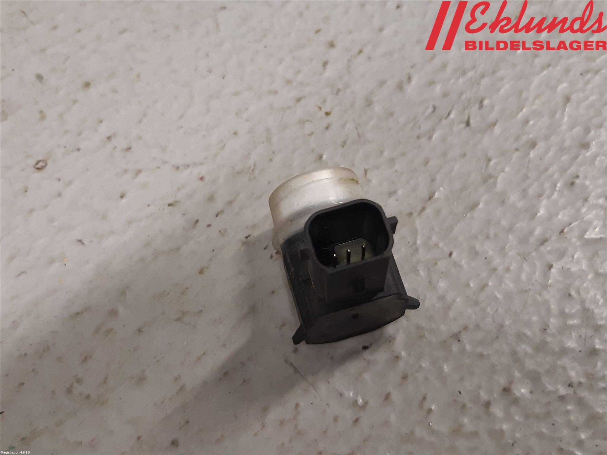 Ford KUGA 17-19 Parkeringshjälp Frontsensor