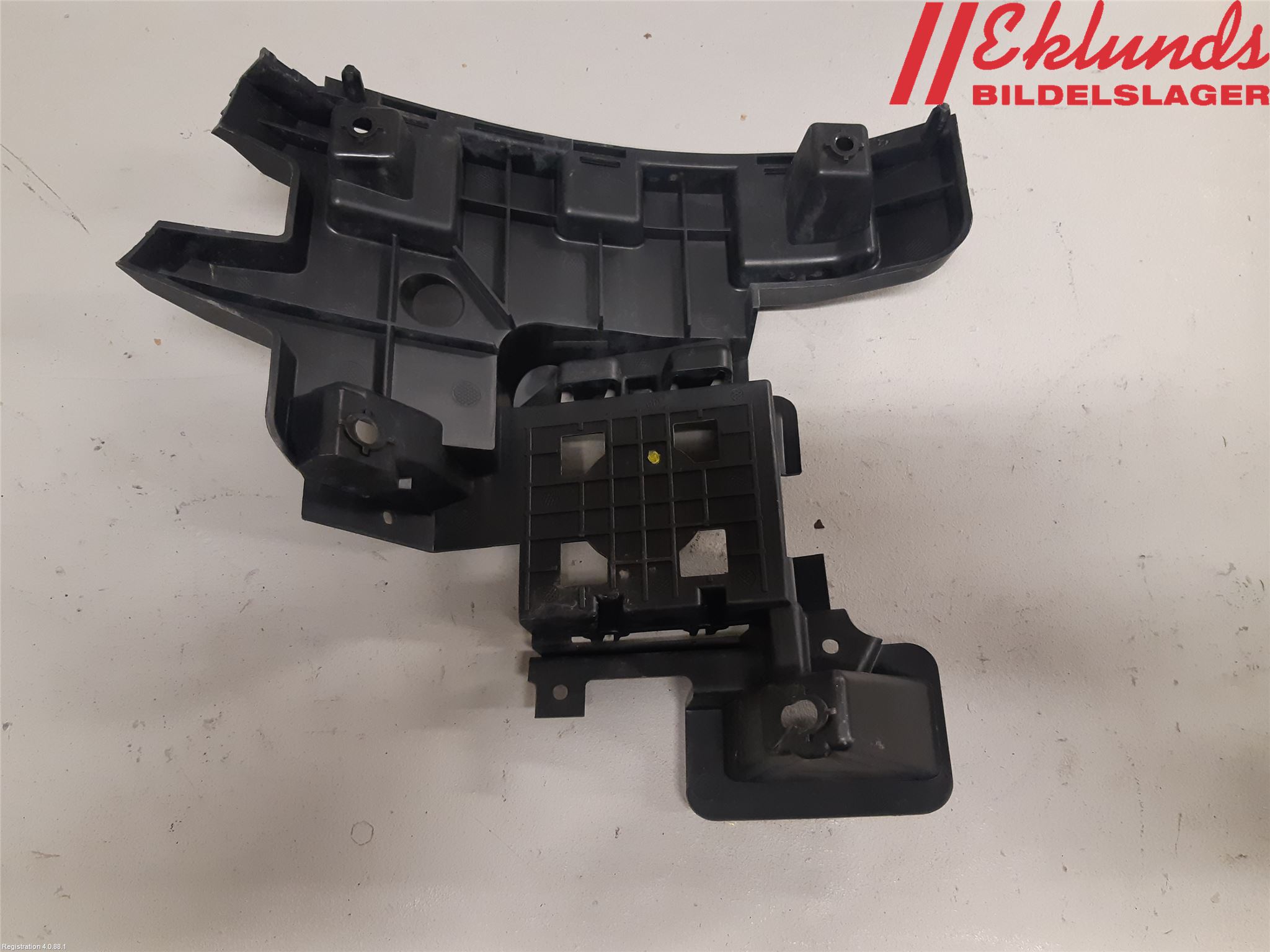 Volvo S60 14-18 Stötfångarfäste Bak Vä